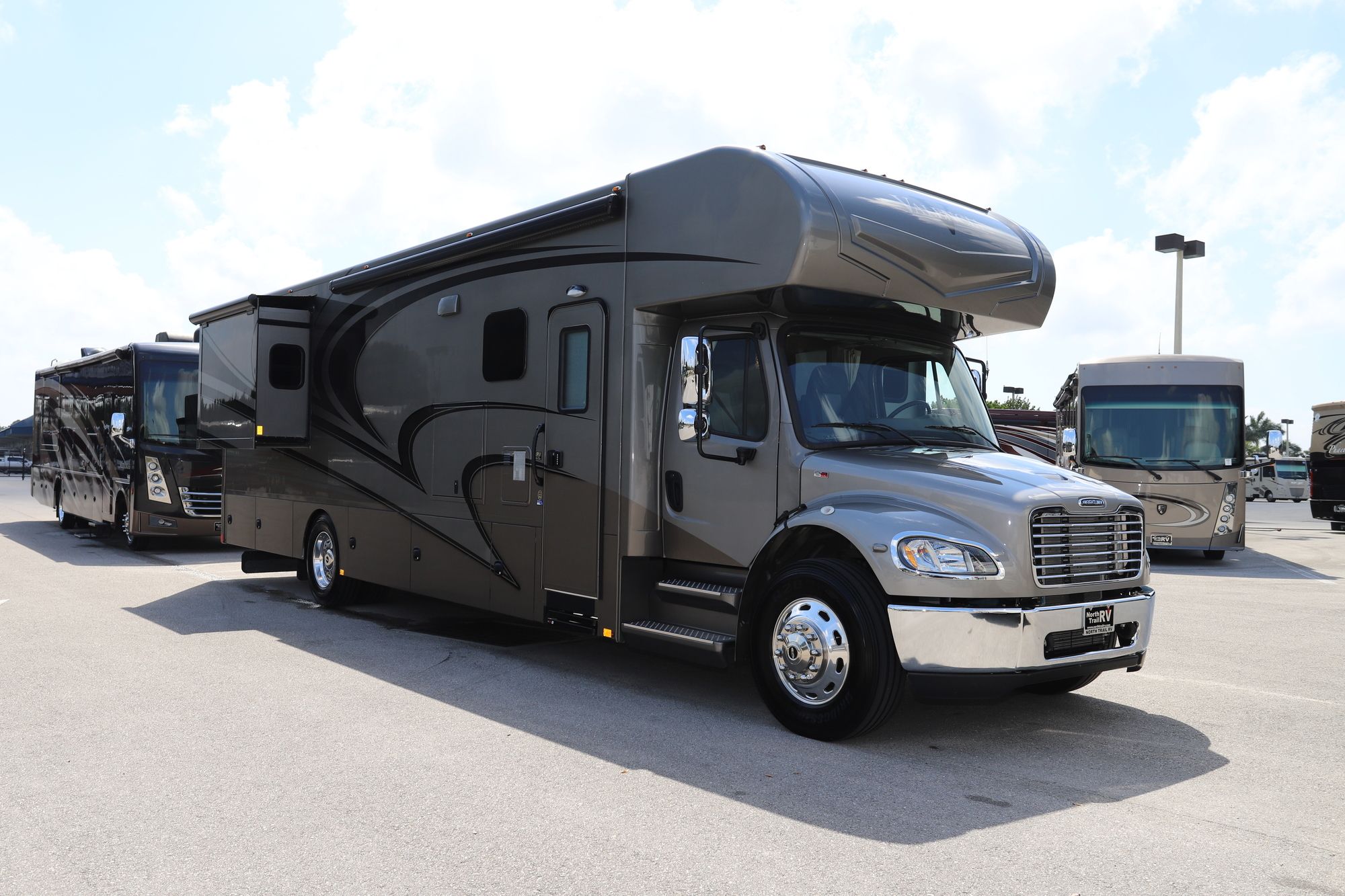 Used 2019 Renegade Rv Valencia 38RW Super C  For Sale