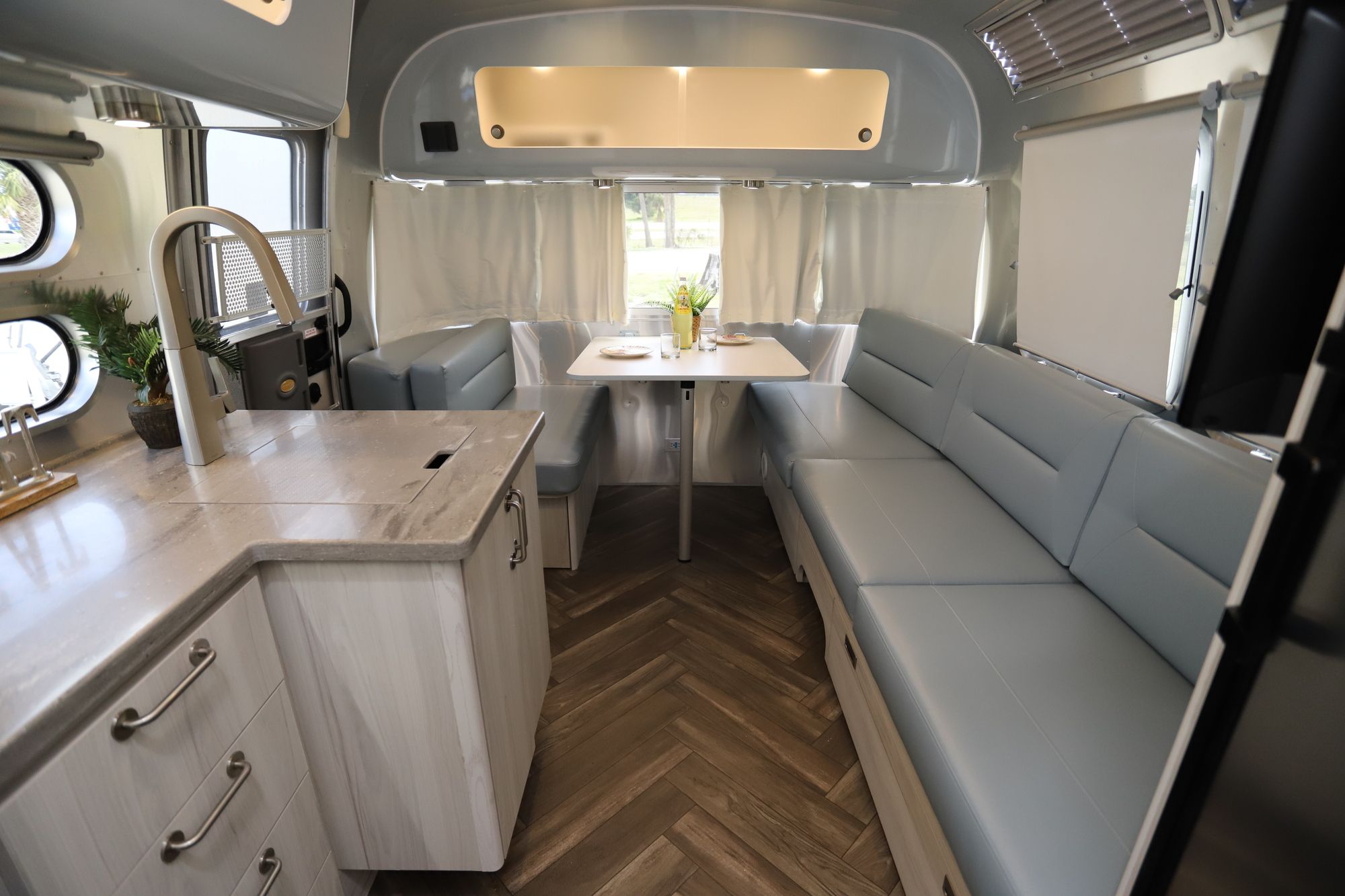 New 2021 Airstream International 27FB Travel Trailer  For Sale