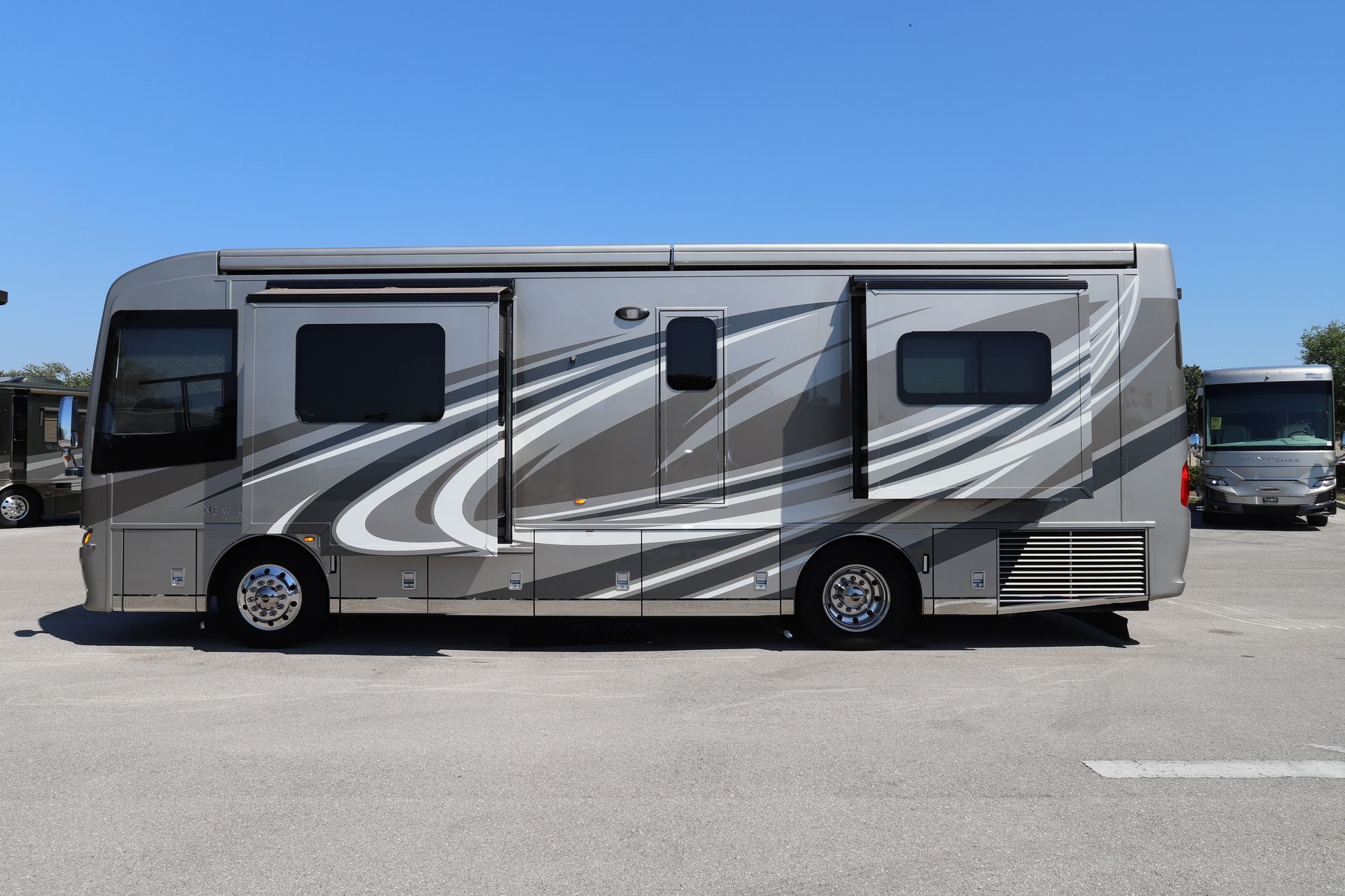 Used 2019 Newmar New Aire 3345 Class A  For Sale
