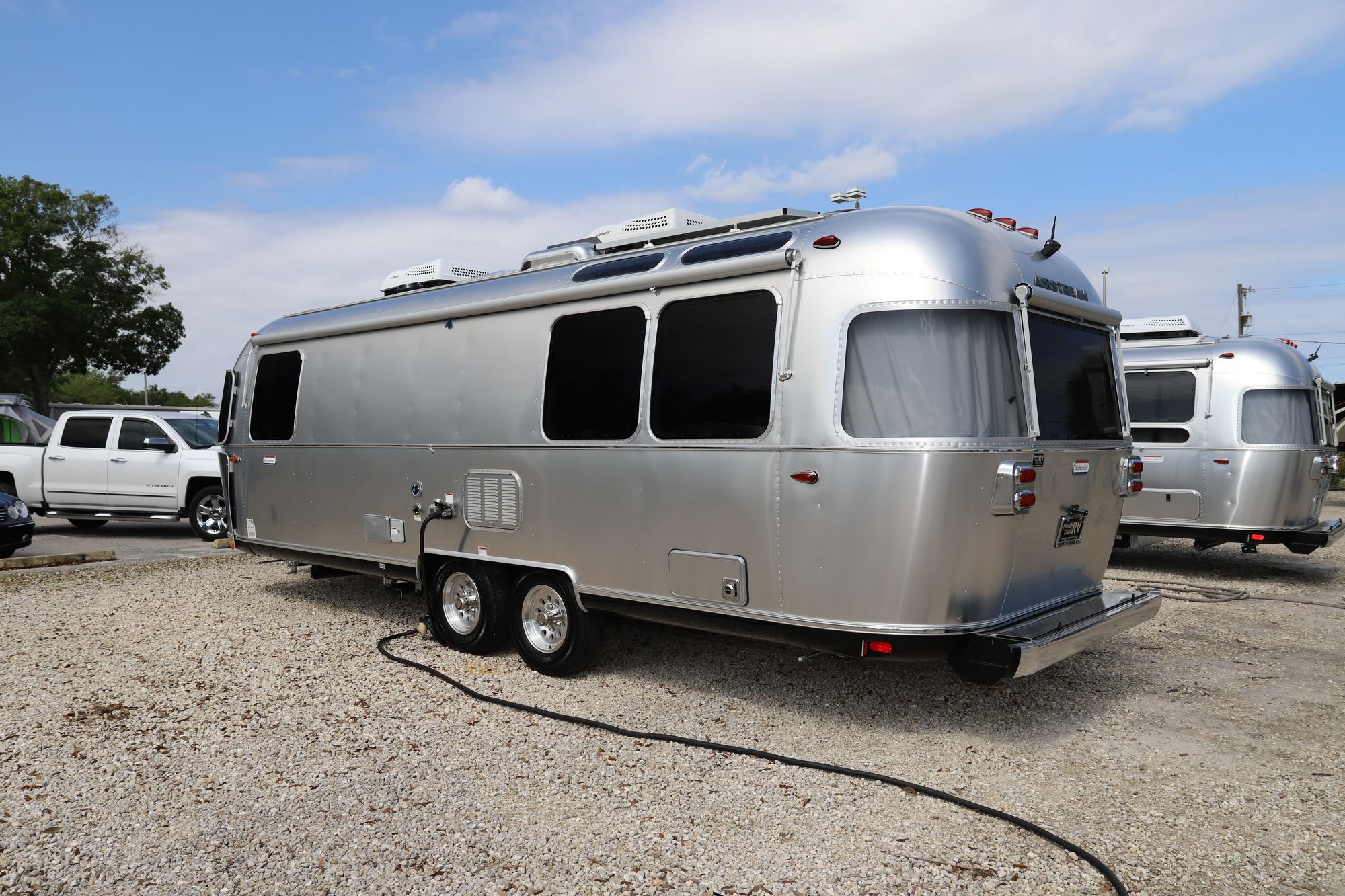 New 2021 Airstream International 27FB Travel Trailer  For Sale