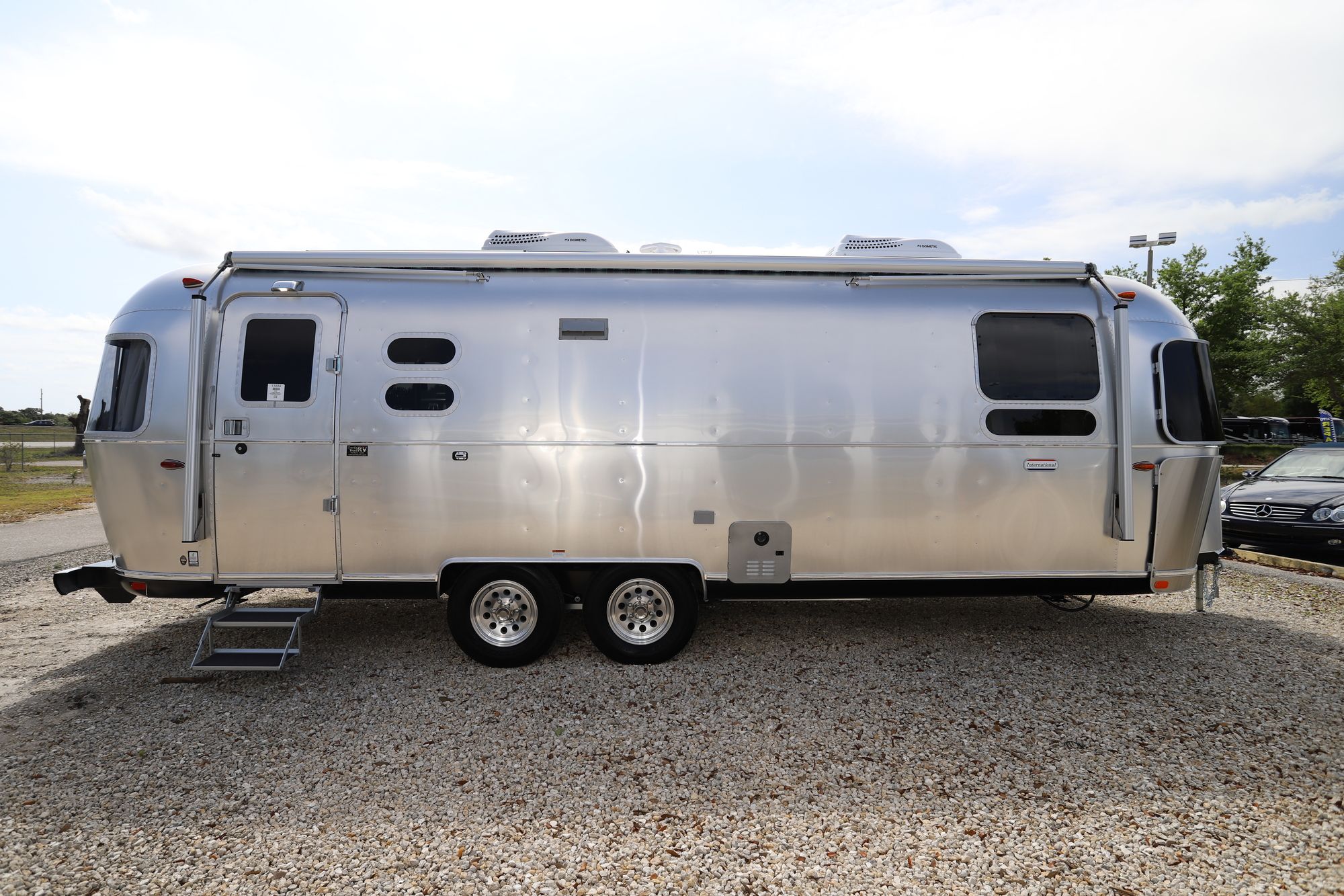 New 2021 Airstream International 27FB Travel Trailer  For Sale