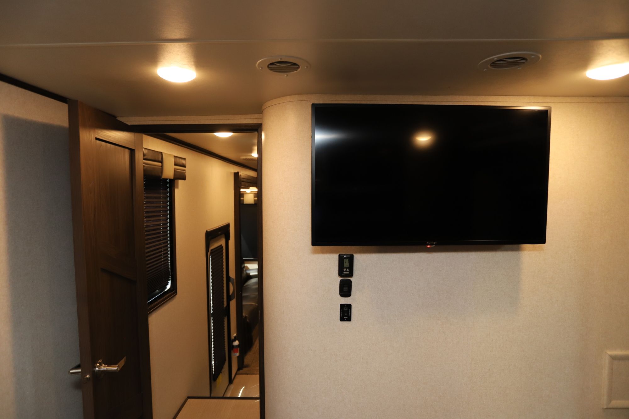 Used 2018 Jayco Seismic 4114 Fifth Wheel  For Sale