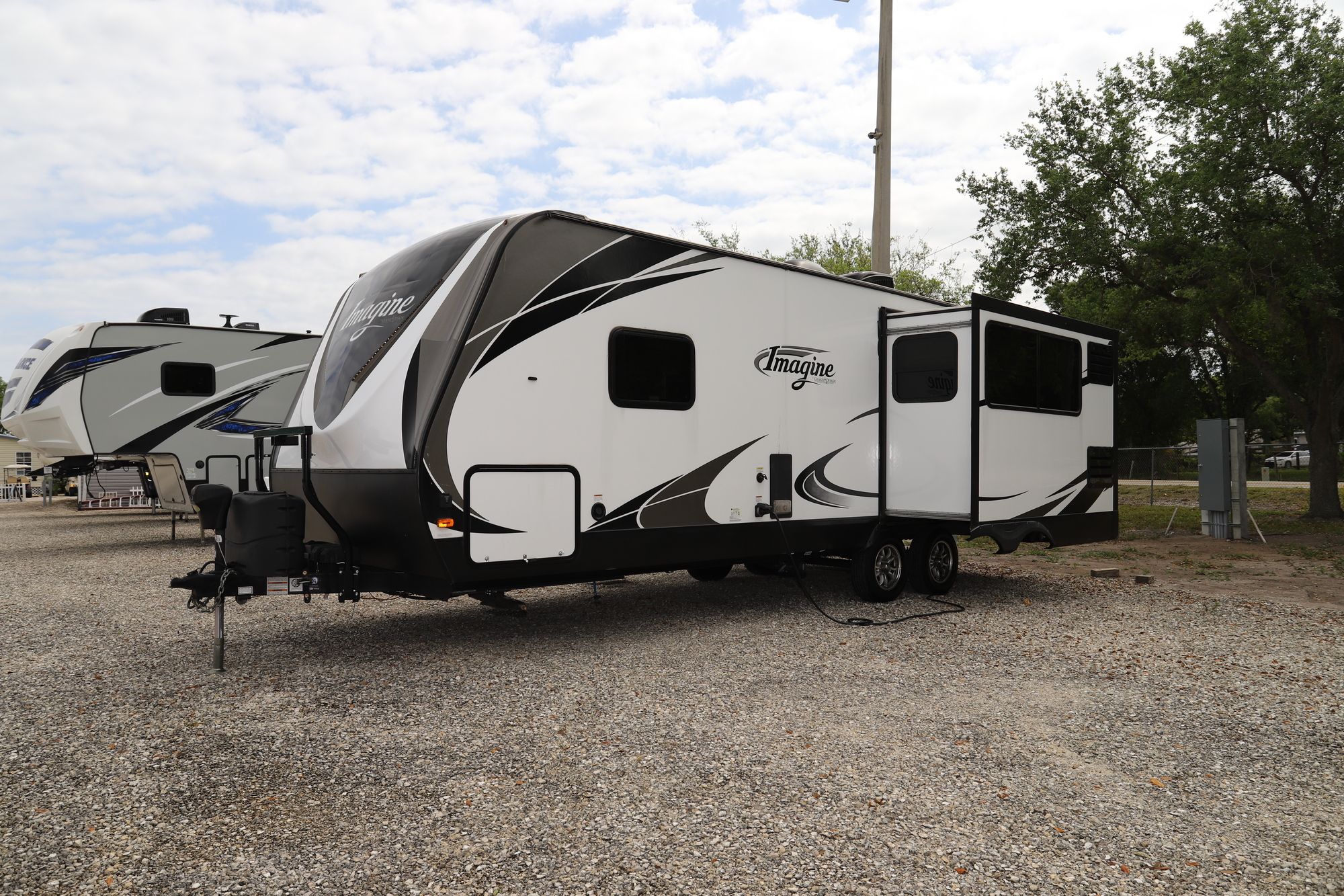 Used 2017 Grand Design Imagine 2650RK Travel Trailer  For Sale