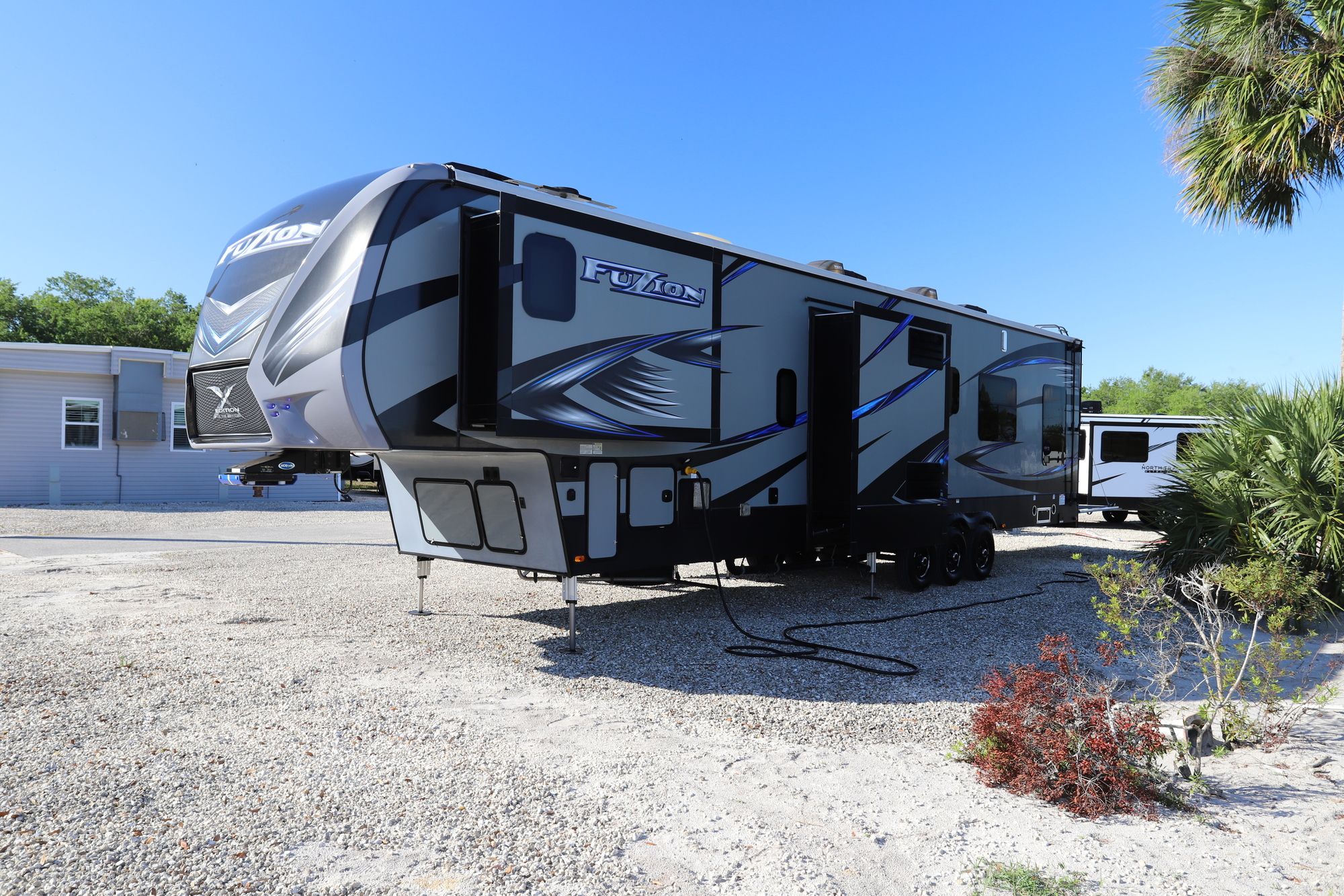 Used 2017 Keystone Fuzion 417 Fifth Wheel  For Sale