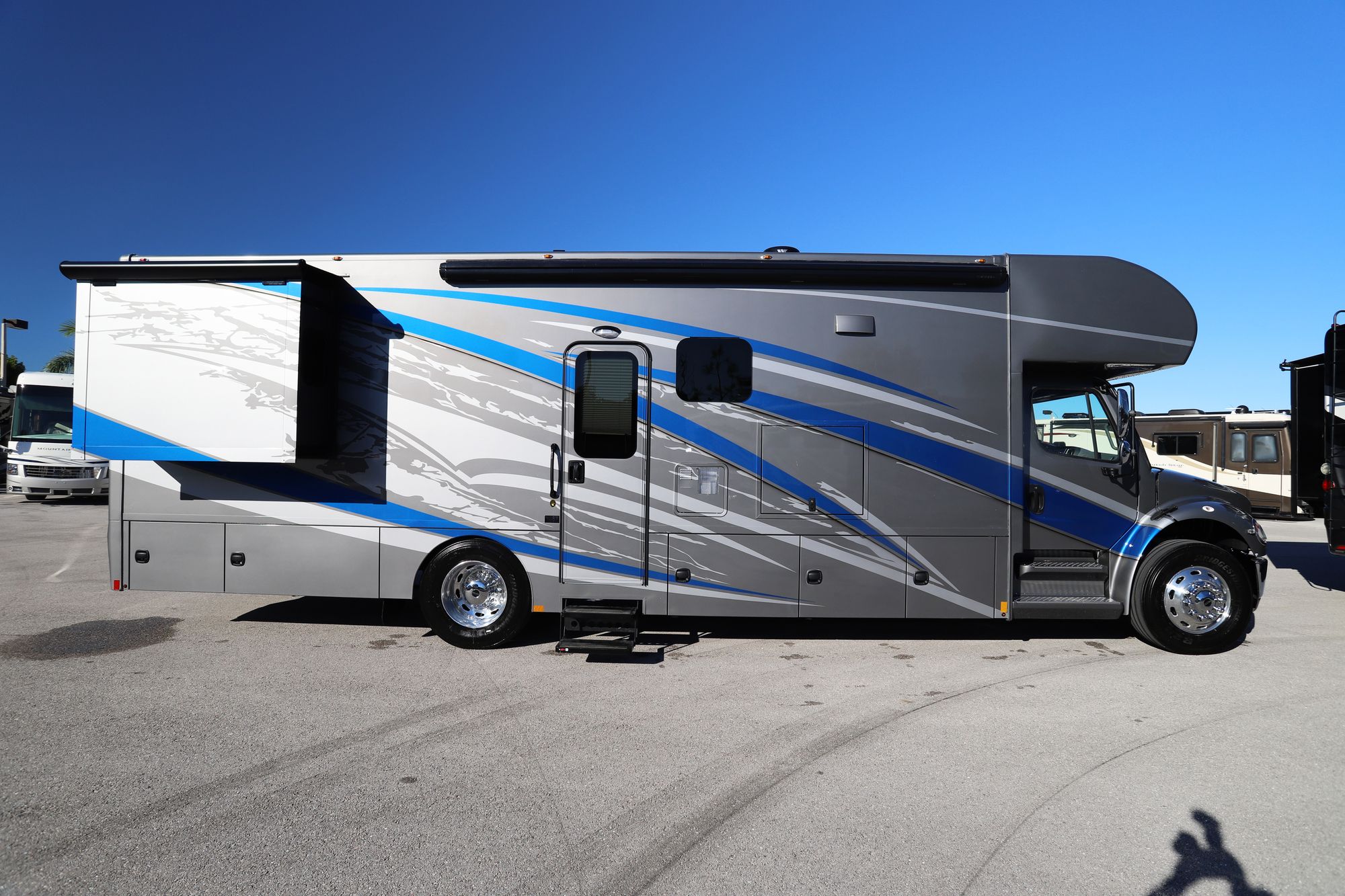 New 2021 Renegade Rv Valencia 35MB Super C  For Sale