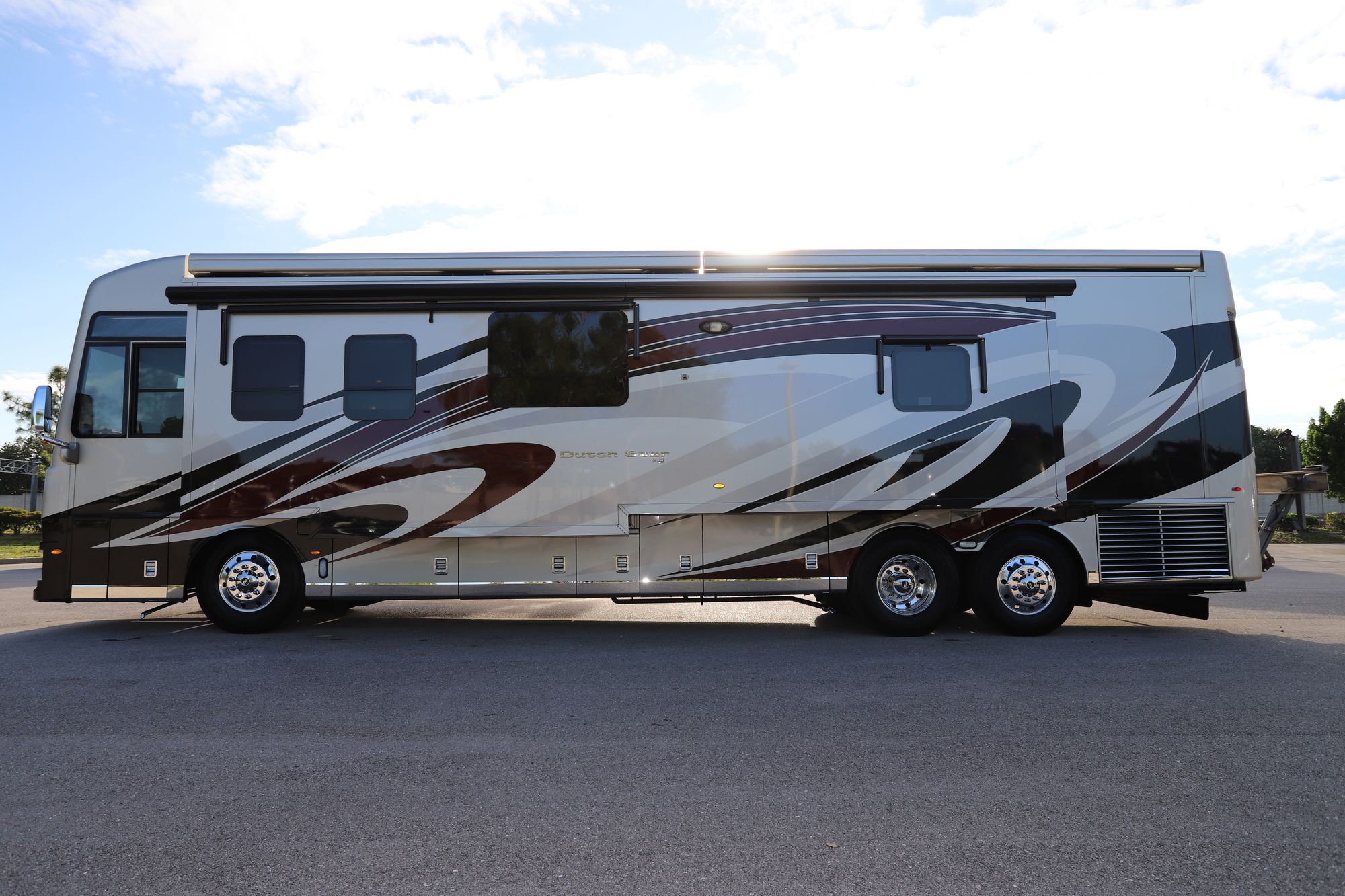 Used 2019 Newmar Dutch Star 4018 Class A  For Sale