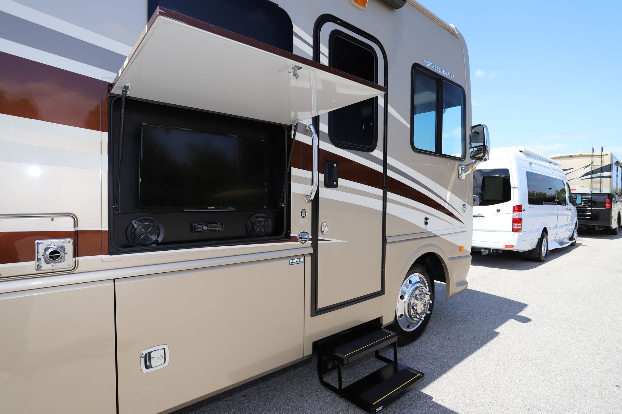 Used 2016 Fleetwood Bounder 35K Class A  For Sale