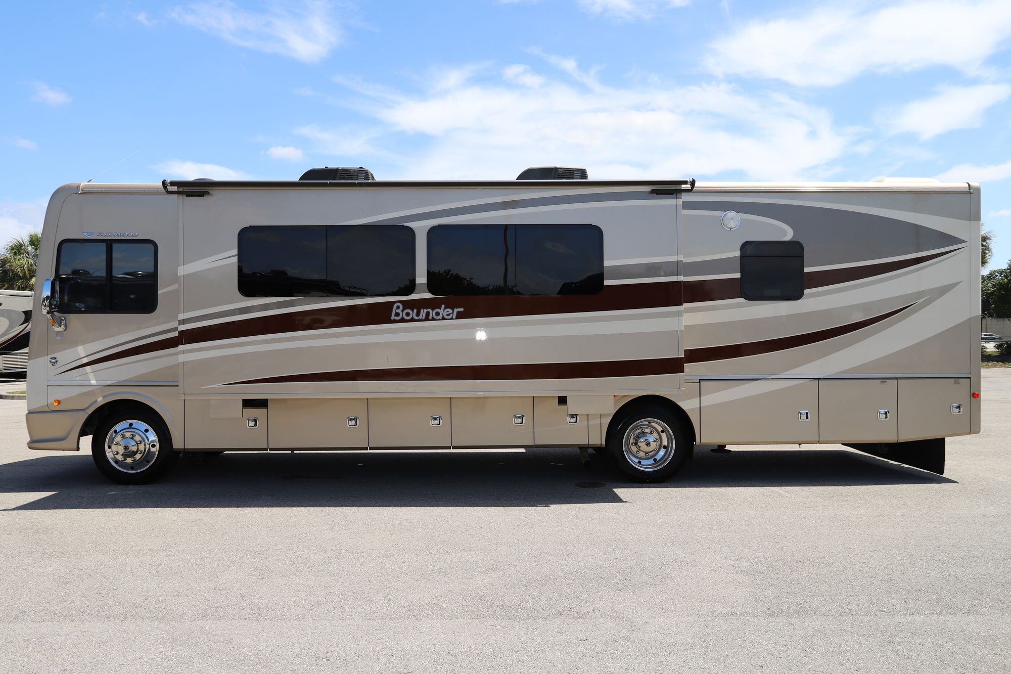 Used 2016 Fleetwood Bounder 35K Class A  For Sale