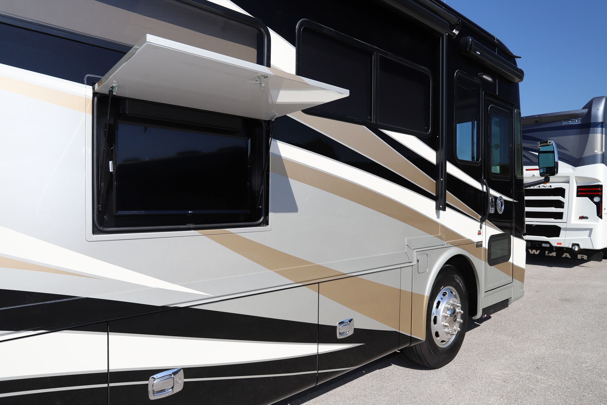 Used 2020 Tiffin Motor Homes Allegro Red 33AA Class A  For Sale