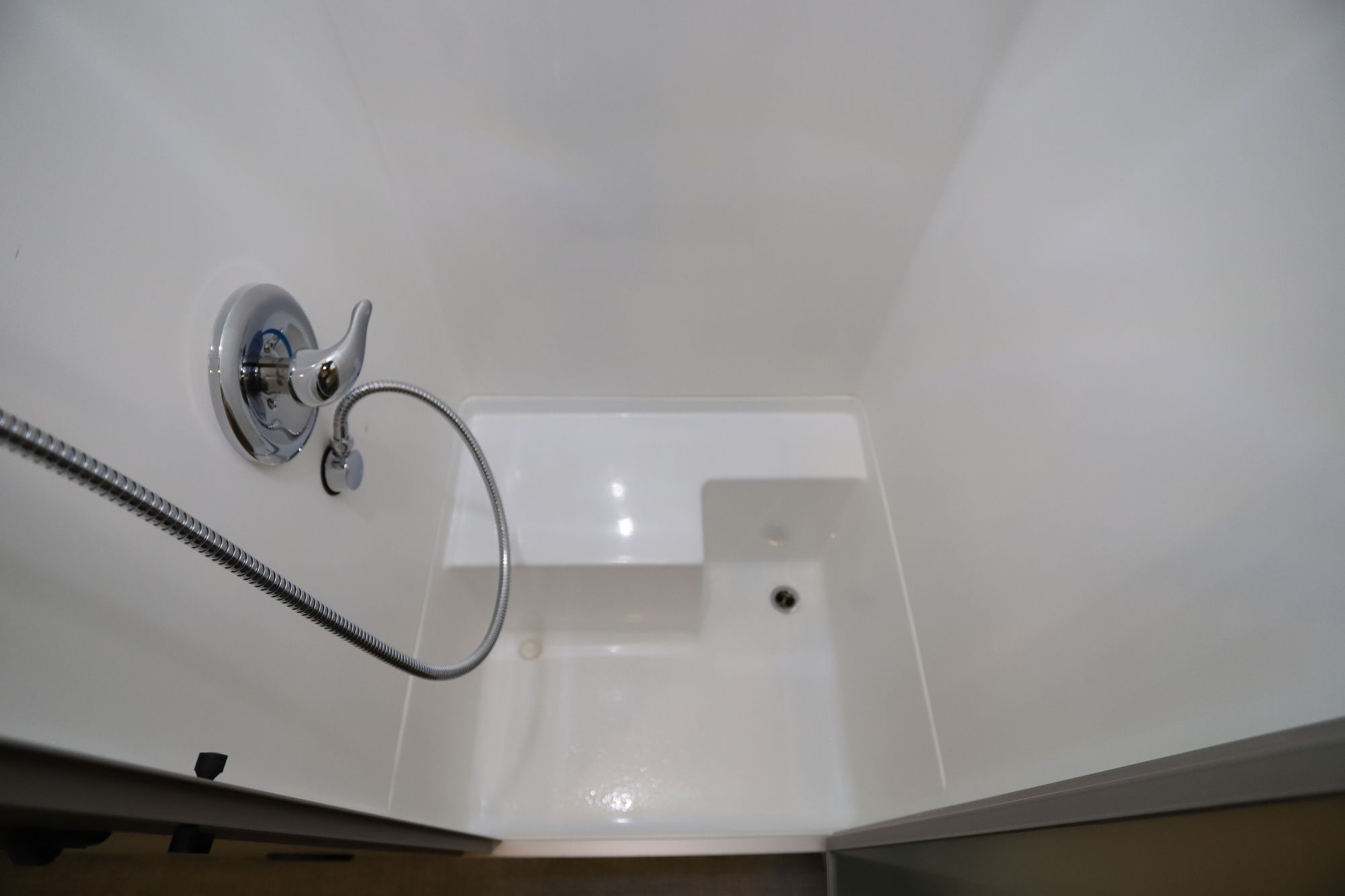 New 2021 Airstream Flying Cloud 25FB Travel Trailer  For Sale
