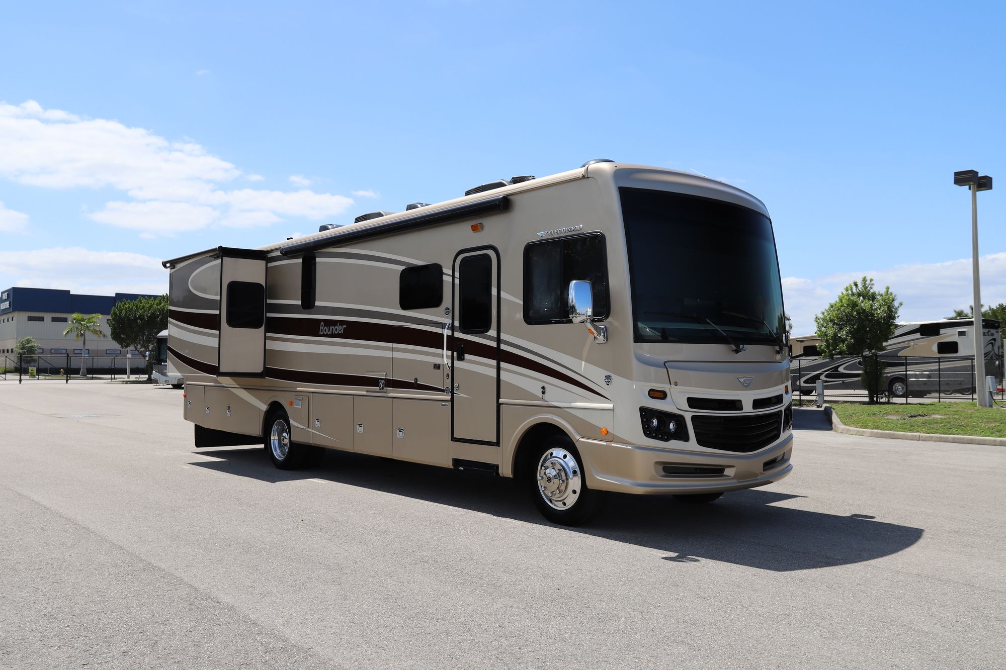 Used 2016 Fleetwood Bounder 35K Class A  For Sale