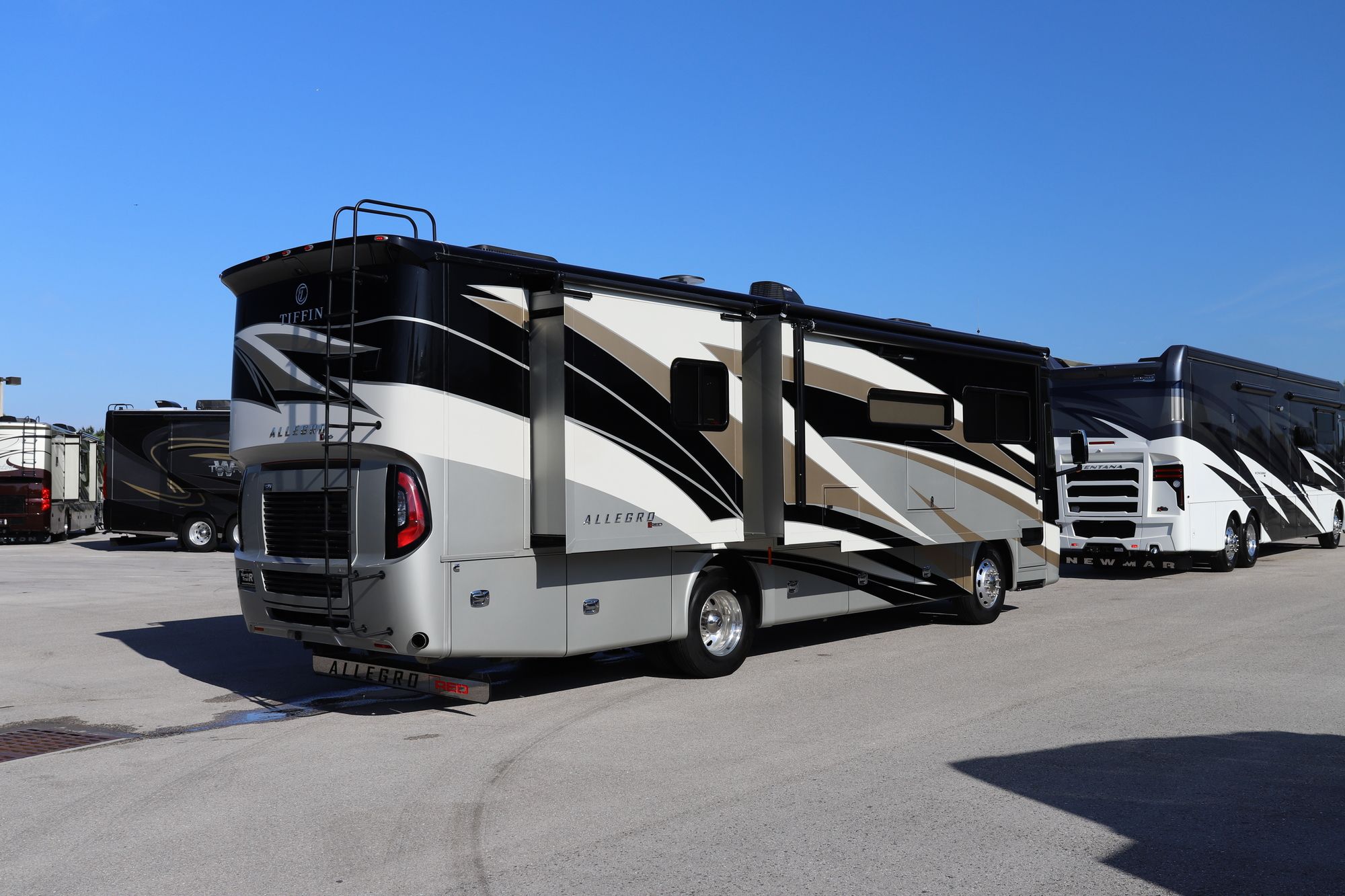 Used 2020 Tiffin Motor Homes Allegro Red 33AA Class A  For Sale