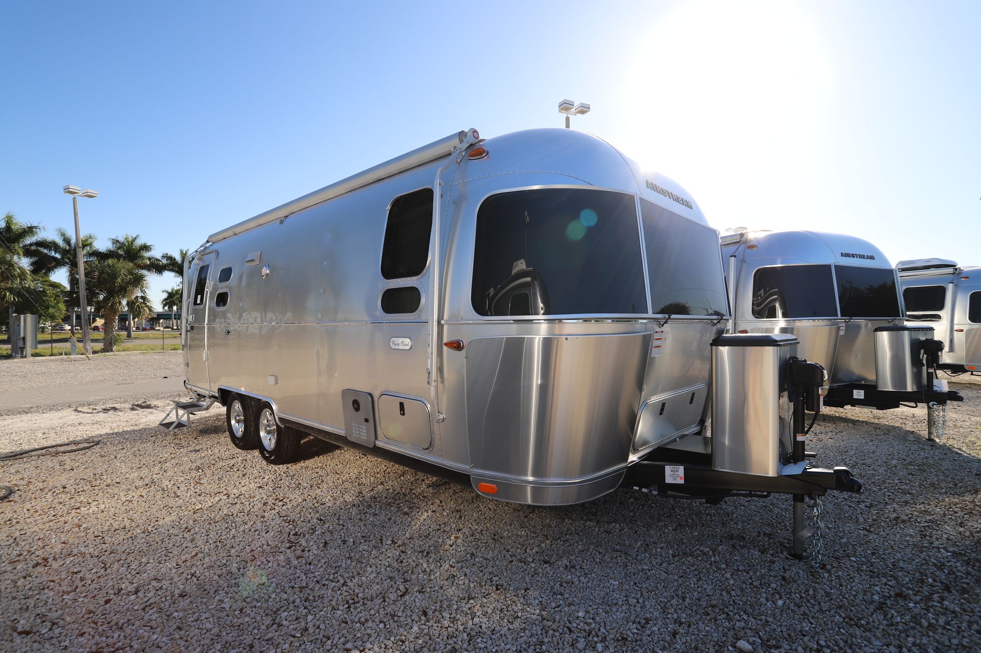 New 2021 Airstream Flying Cloud 25FB Travel Trailer  For Sale