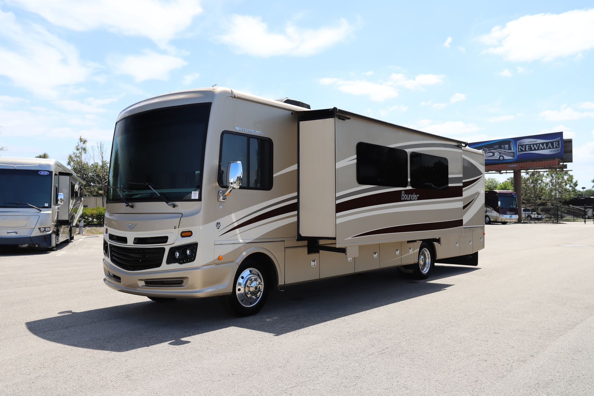 Used 2016 Fleetwood Bounder 35K Class A  For Sale