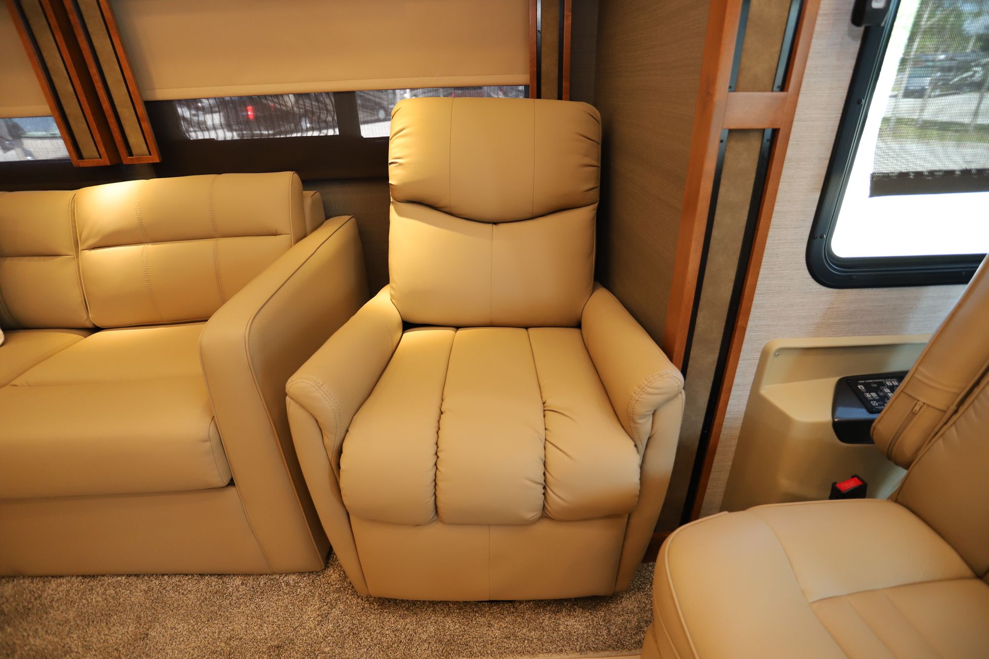 Used 2020 Tiffin Motor Homes Allegro Red 33AA Class A  For Sale