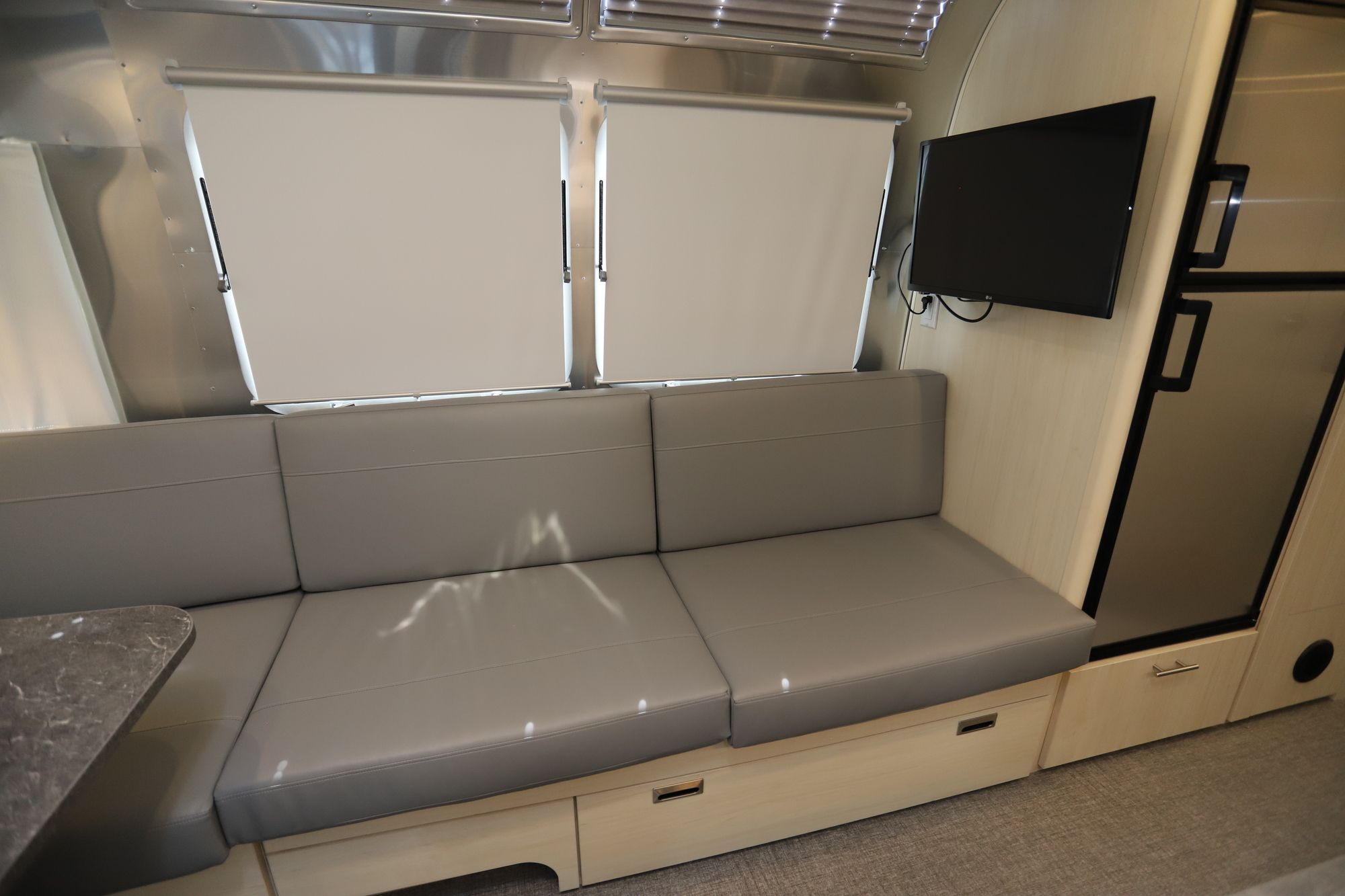 New 2021 Airstream Flying Cloud 25FB Travel Trailer  For Sale