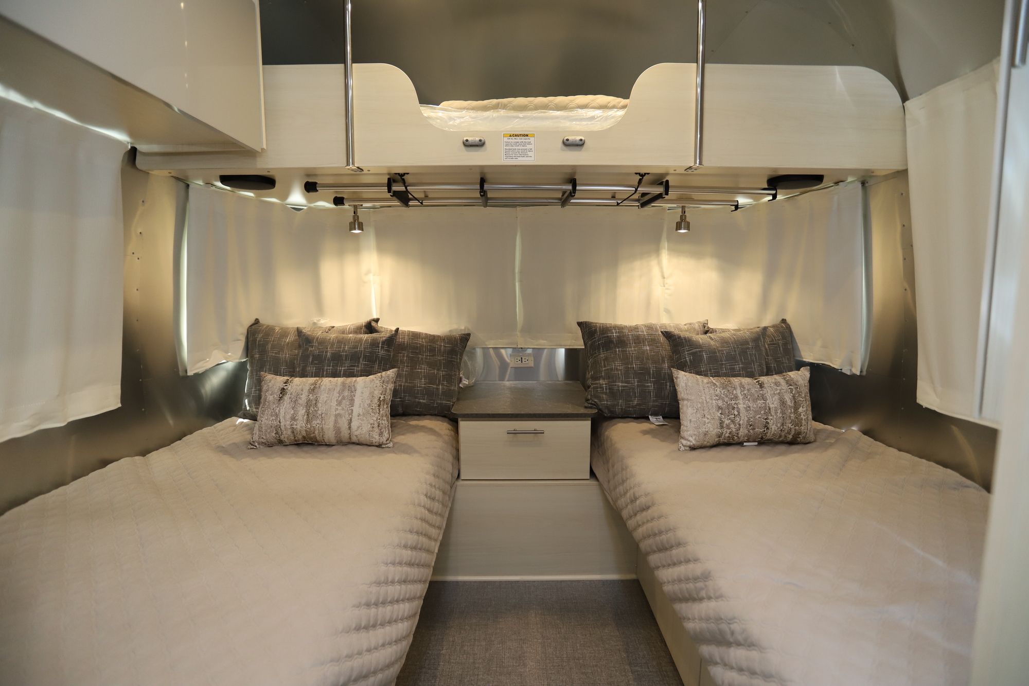 New 2021 Airstream Flying Cloud 25FB Travel Trailer  For Sale