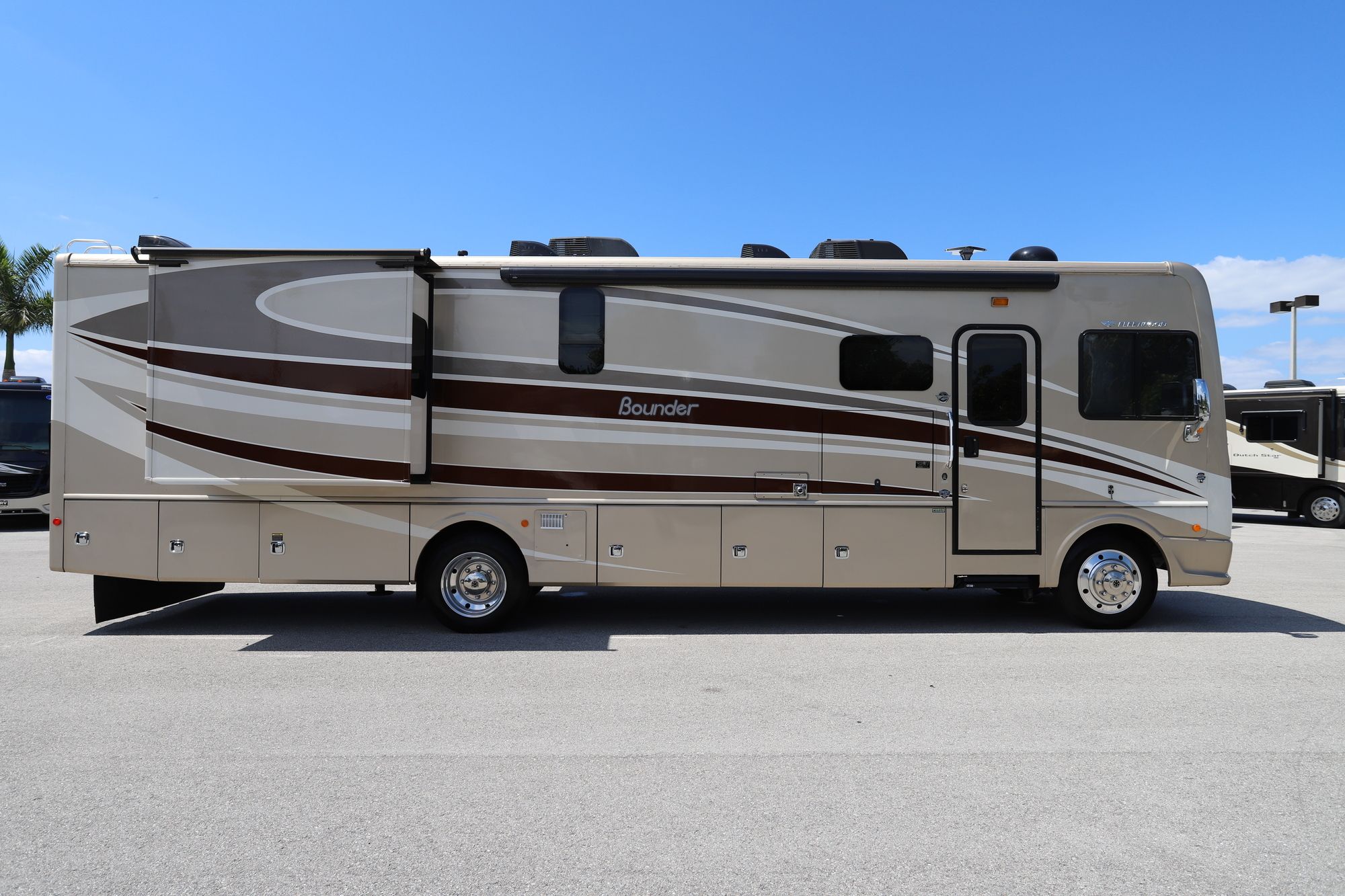 Used 2016 Fleetwood Bounder 35K Class A  For Sale