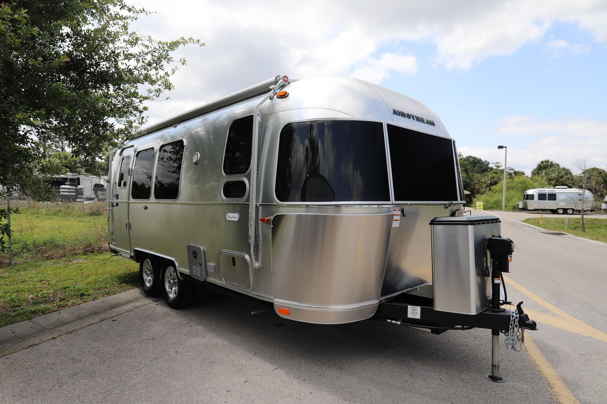 New 2021 Airstream Flying Cloud 23FB Travel Trailer  For Sale