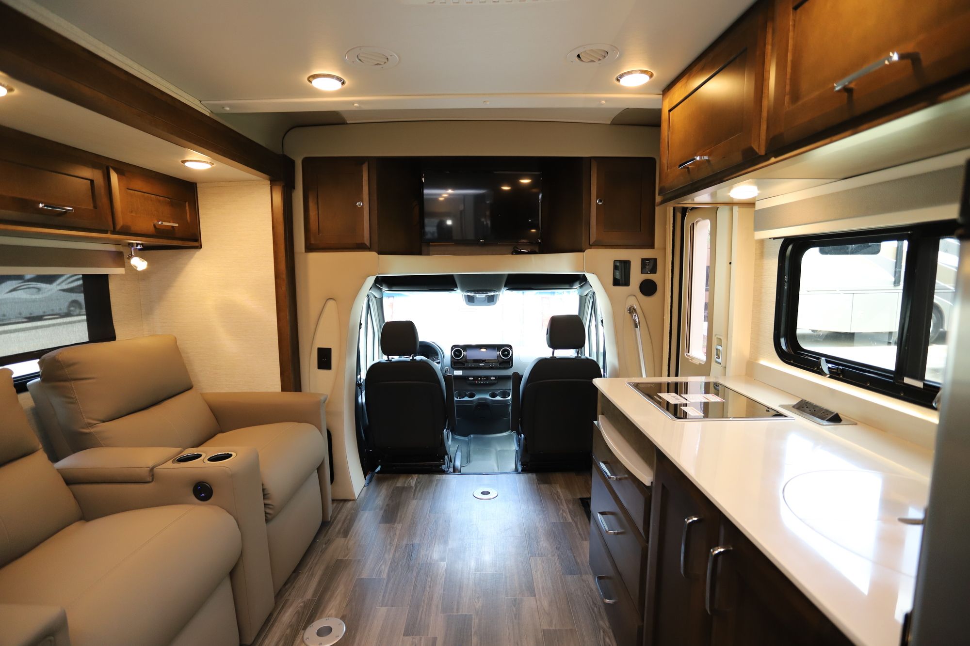 New 2021 Tiffin Motor Homes Wayfarer 25RW Class C  For Sale