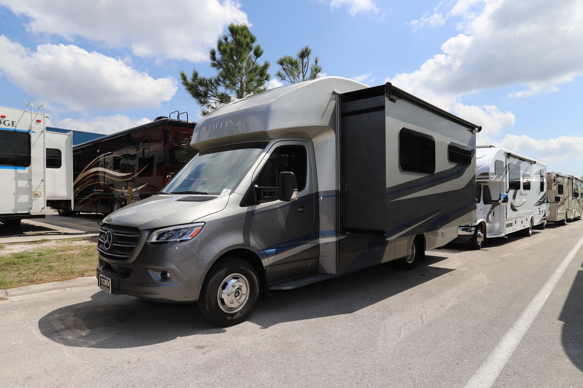 New 2021 Tiffin Motor Homes Wayfarer 25RW Class C  For Sale