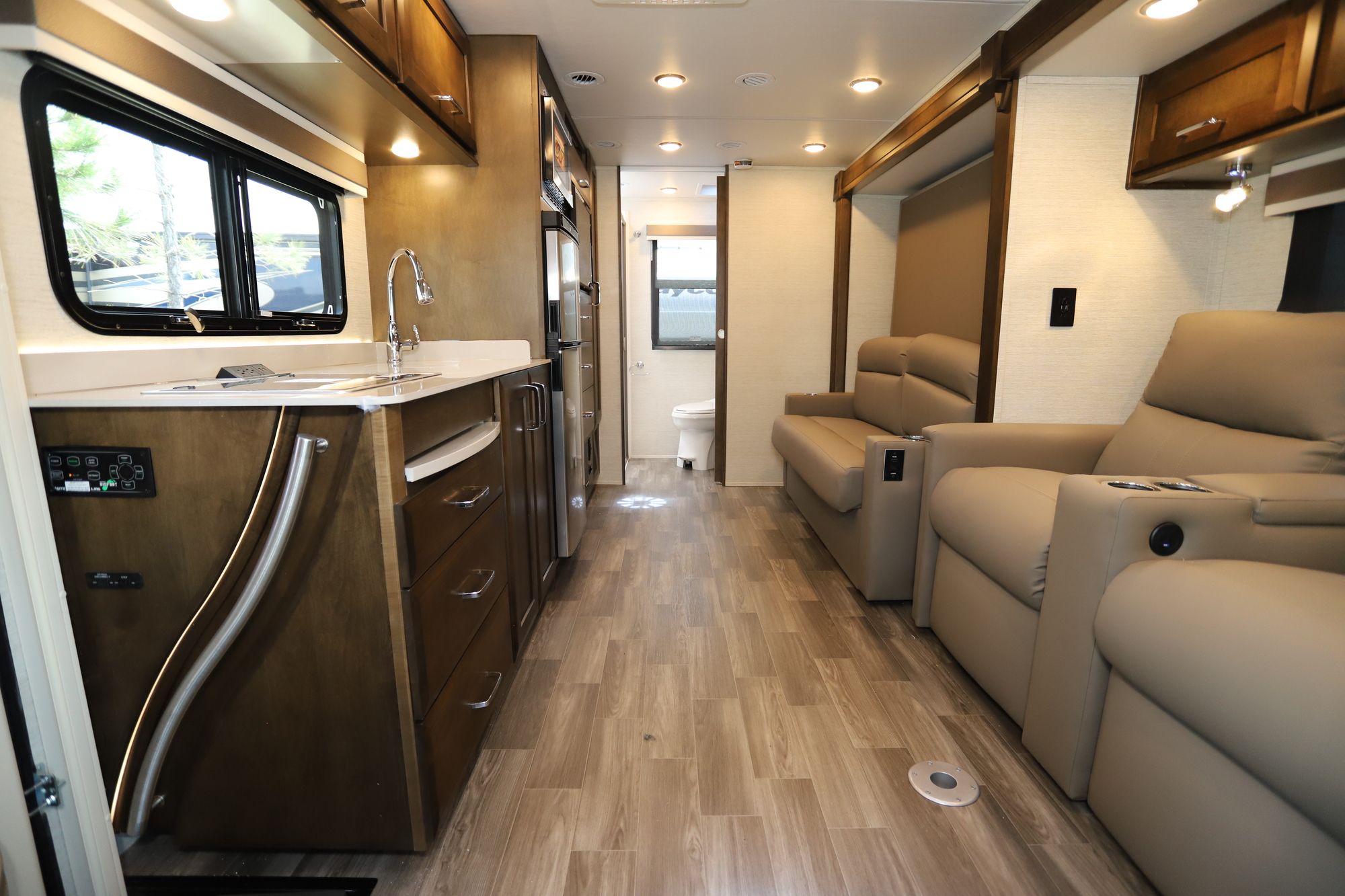 New 2021 Tiffin Motor Homes Wayfarer 25RW Class C  For Sale