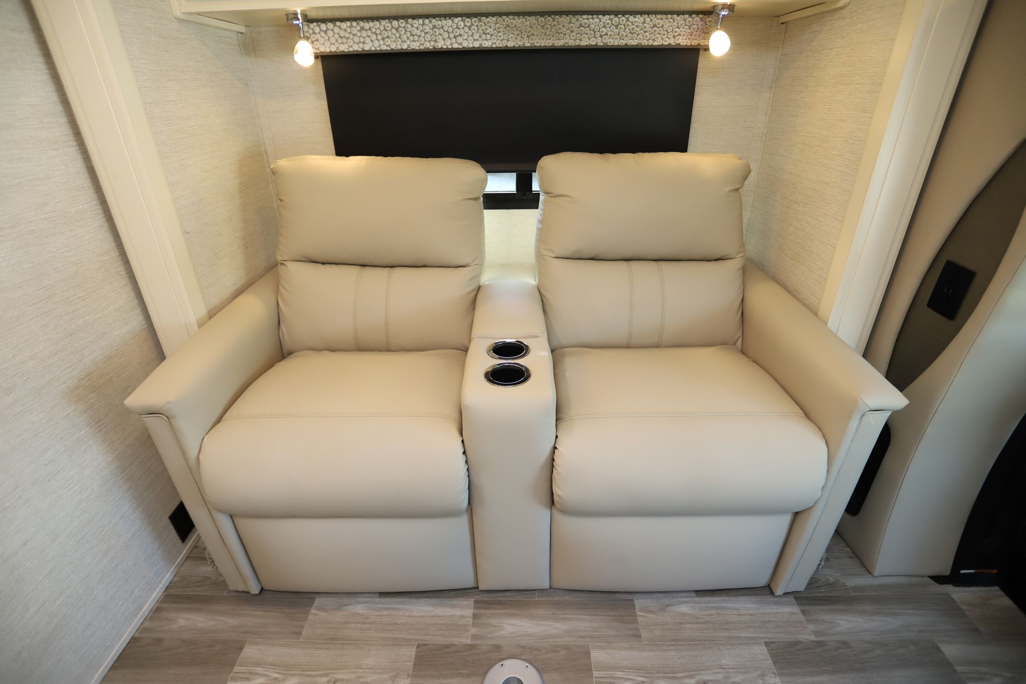 New 2021 Tiffin Motor Homes Wayfarer 25SW Class C  For Sale