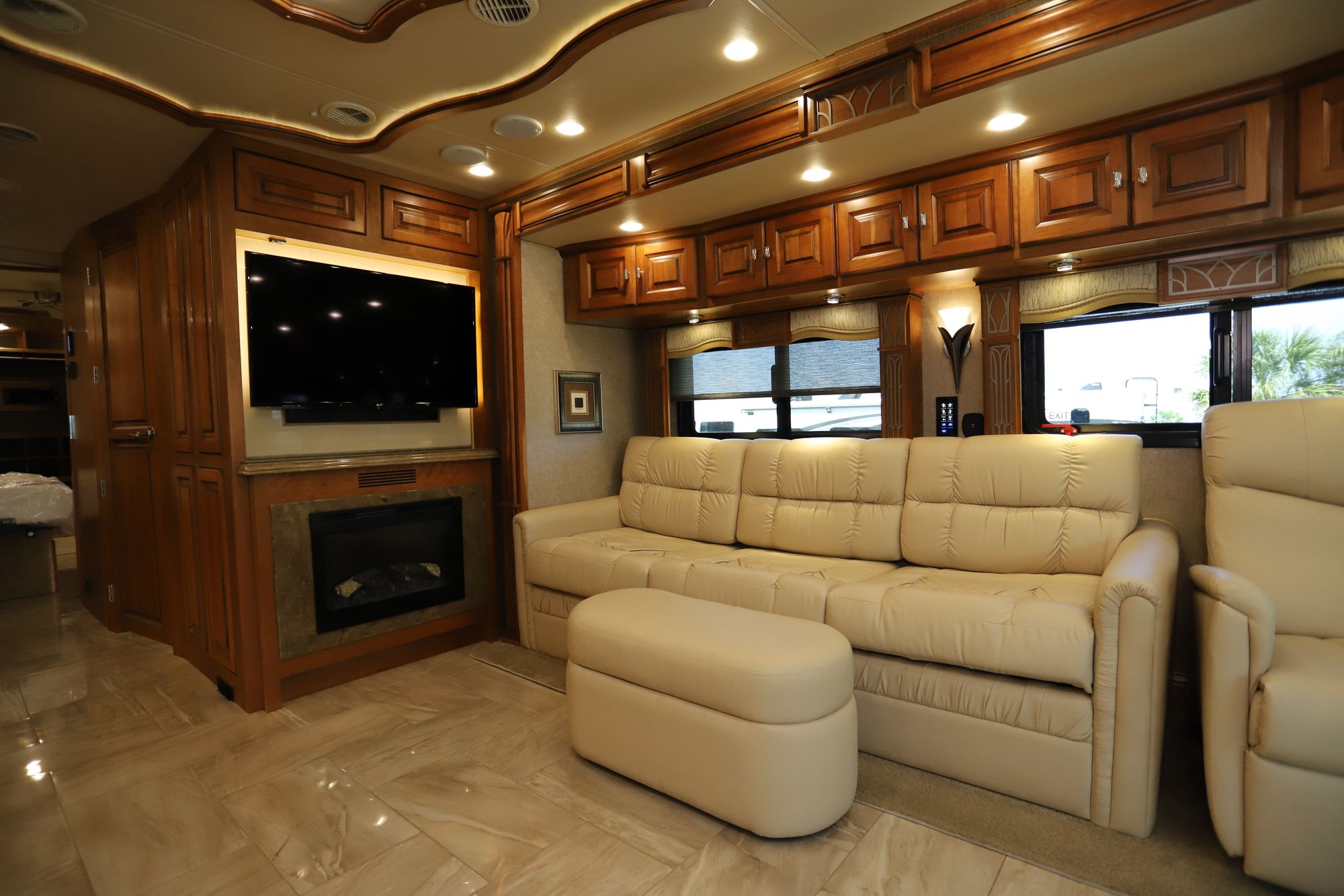 Used 2017 Tiffin Motor Homes Allegro Bus 40AP Class A  For Sale