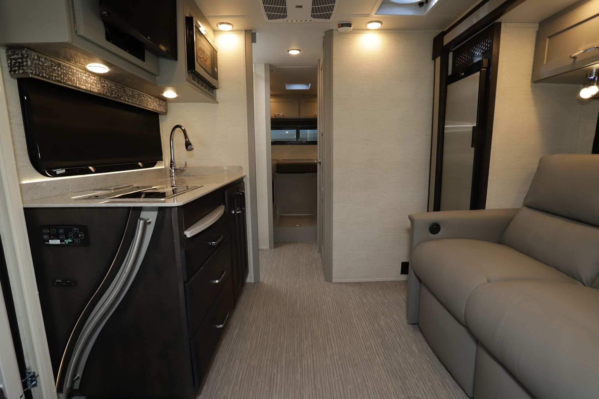 New 2021 Tiffin Motor Homes Wayfarer 25LW Class C  For Sale