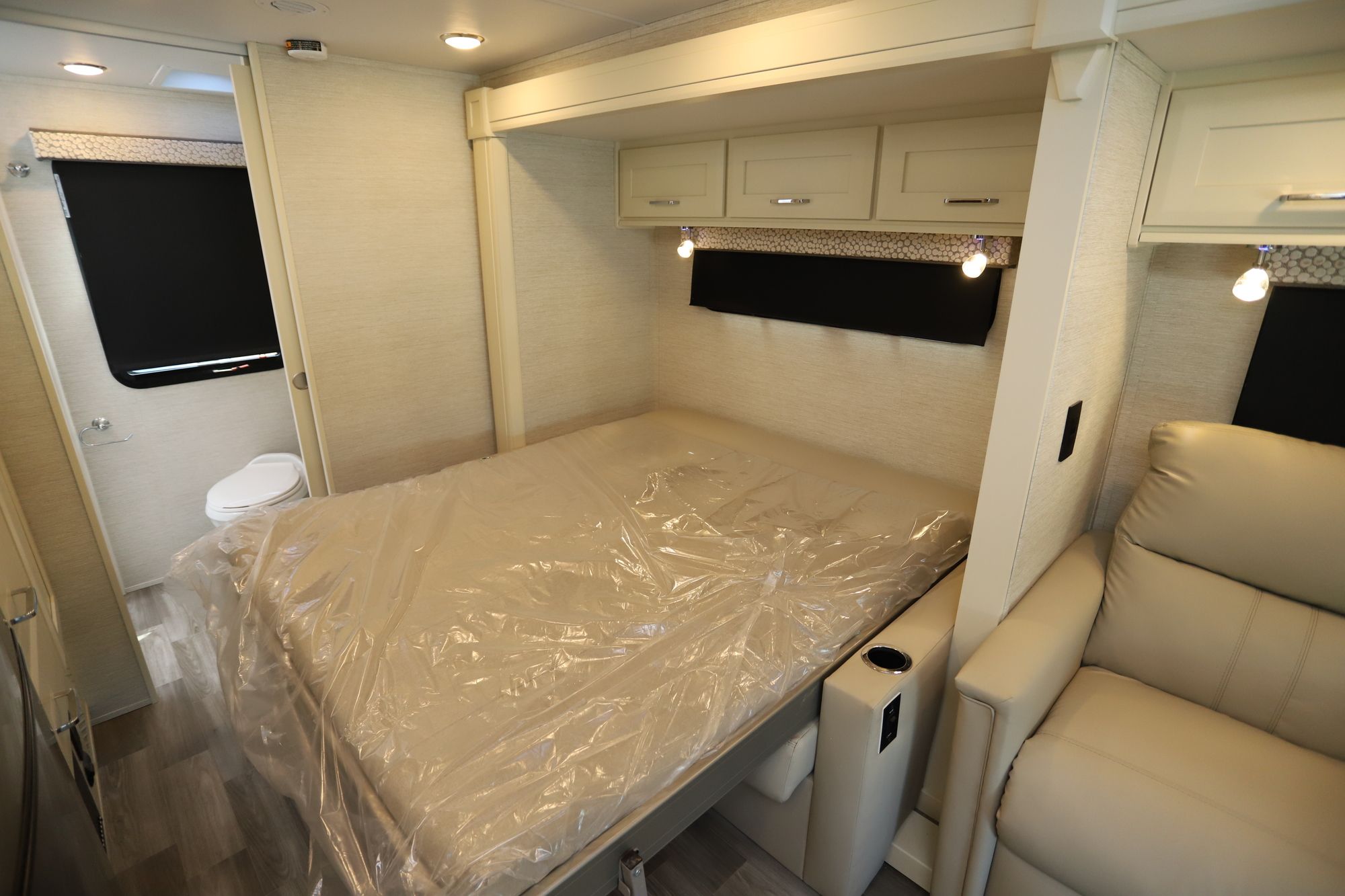 New 2021 Tiffin Motor Homes Wayfarer 25RW Class C  For Sale