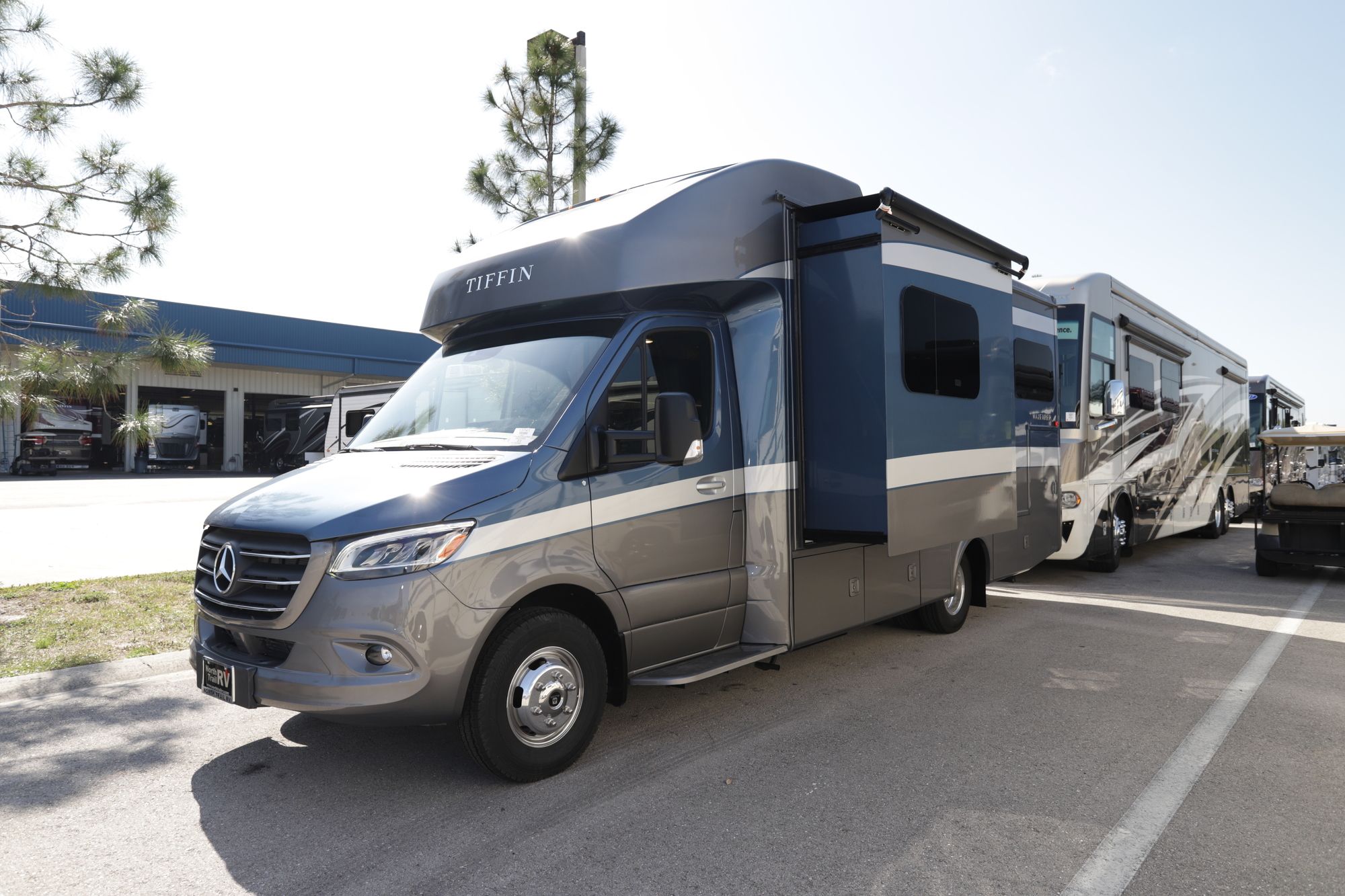 New 2021 Tiffin Motor Homes Wayfarer 25LW Class C  For Sale