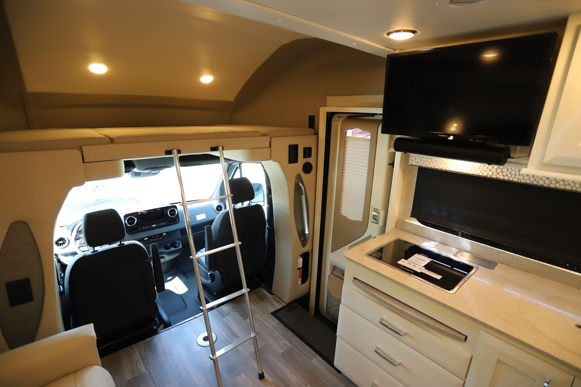 New 2021 Tiffin Motor Homes Wayfarer 25SW Class C  For Sale