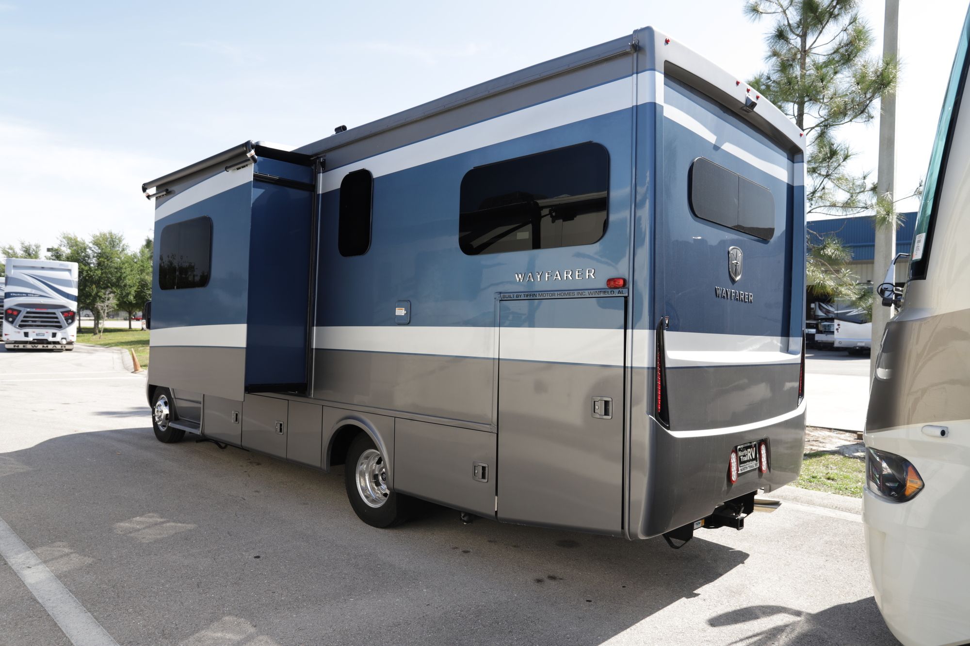 New 2021 Tiffin Motor Homes Wayfarer 25LW Class C  For Sale