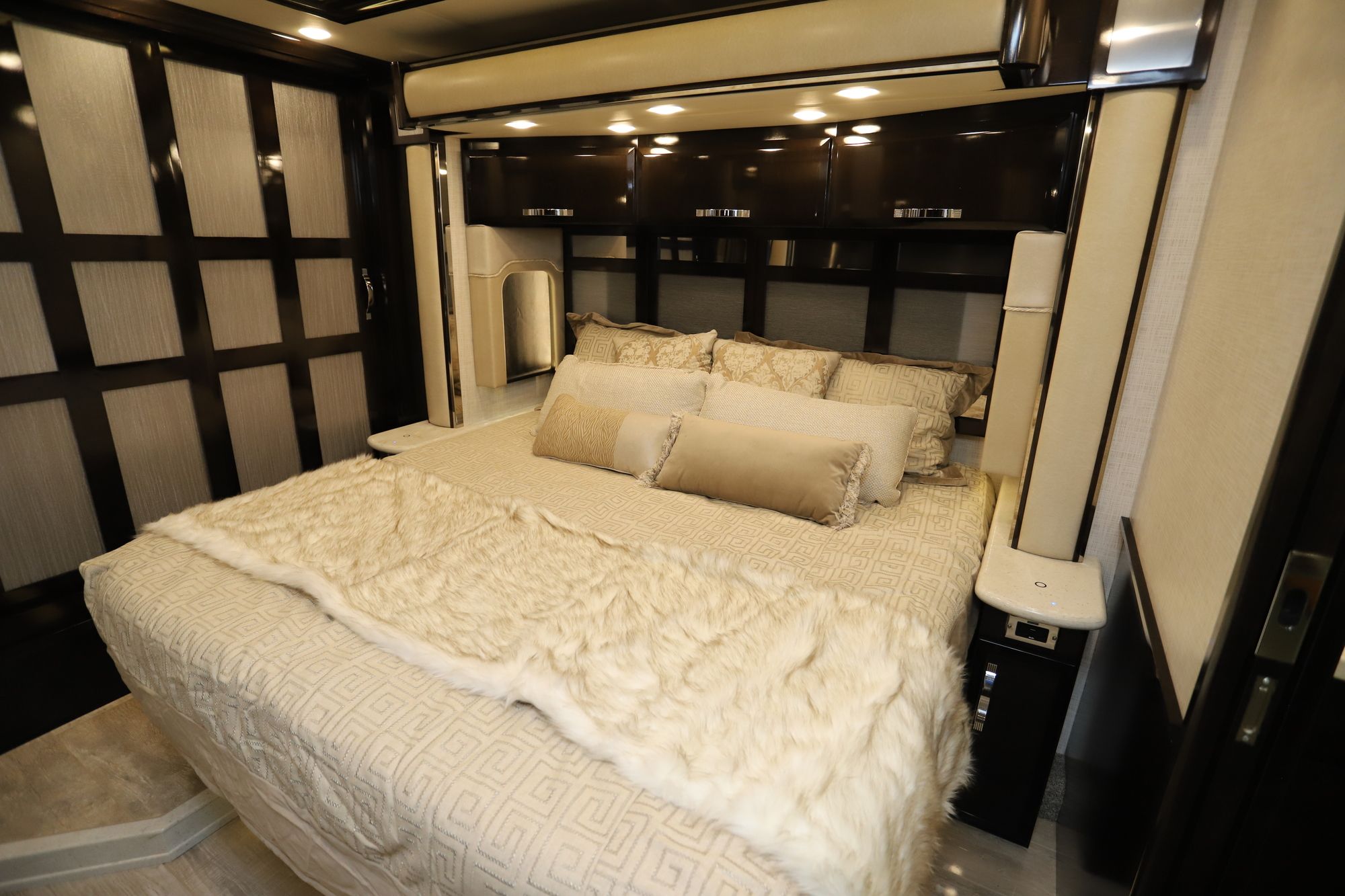 Used 2019 Newmar King Aire 4550 Class A  For Sale