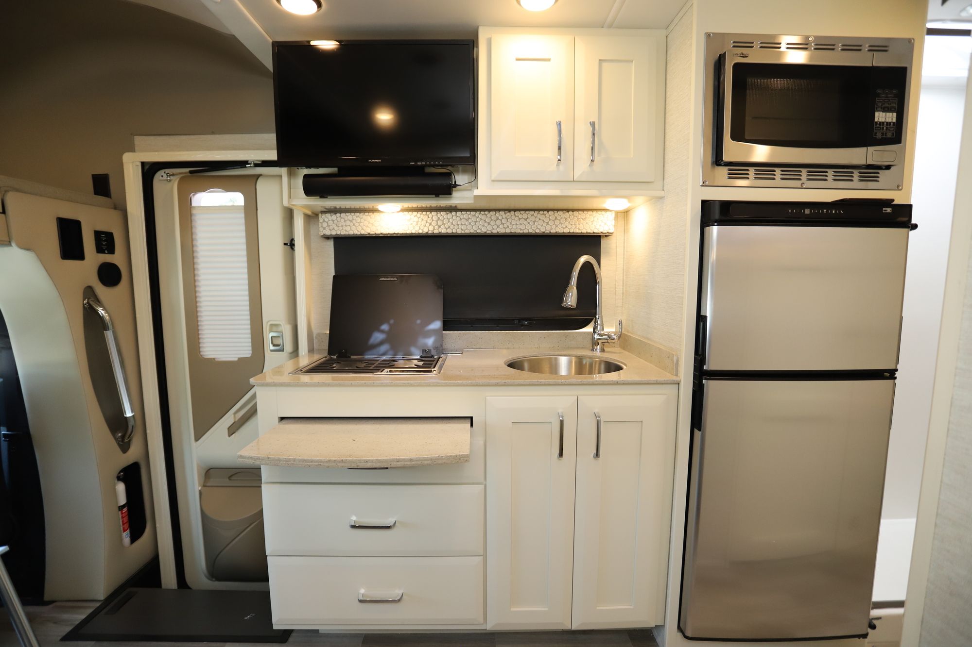 New 2021 Tiffin Motor Homes Wayfarer 25SW Class C  For Sale