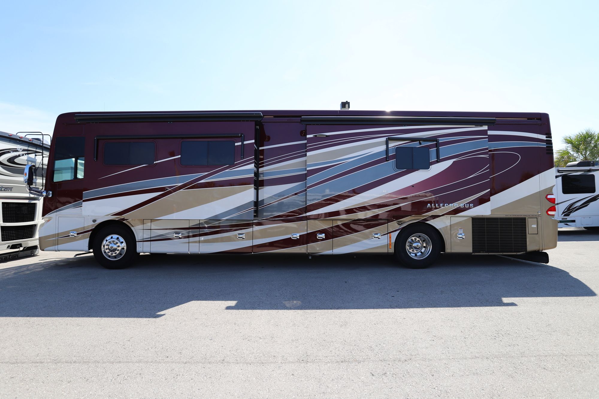 Used 2017 Tiffin Motor Homes Allegro Bus 40AP Class A  For Sale