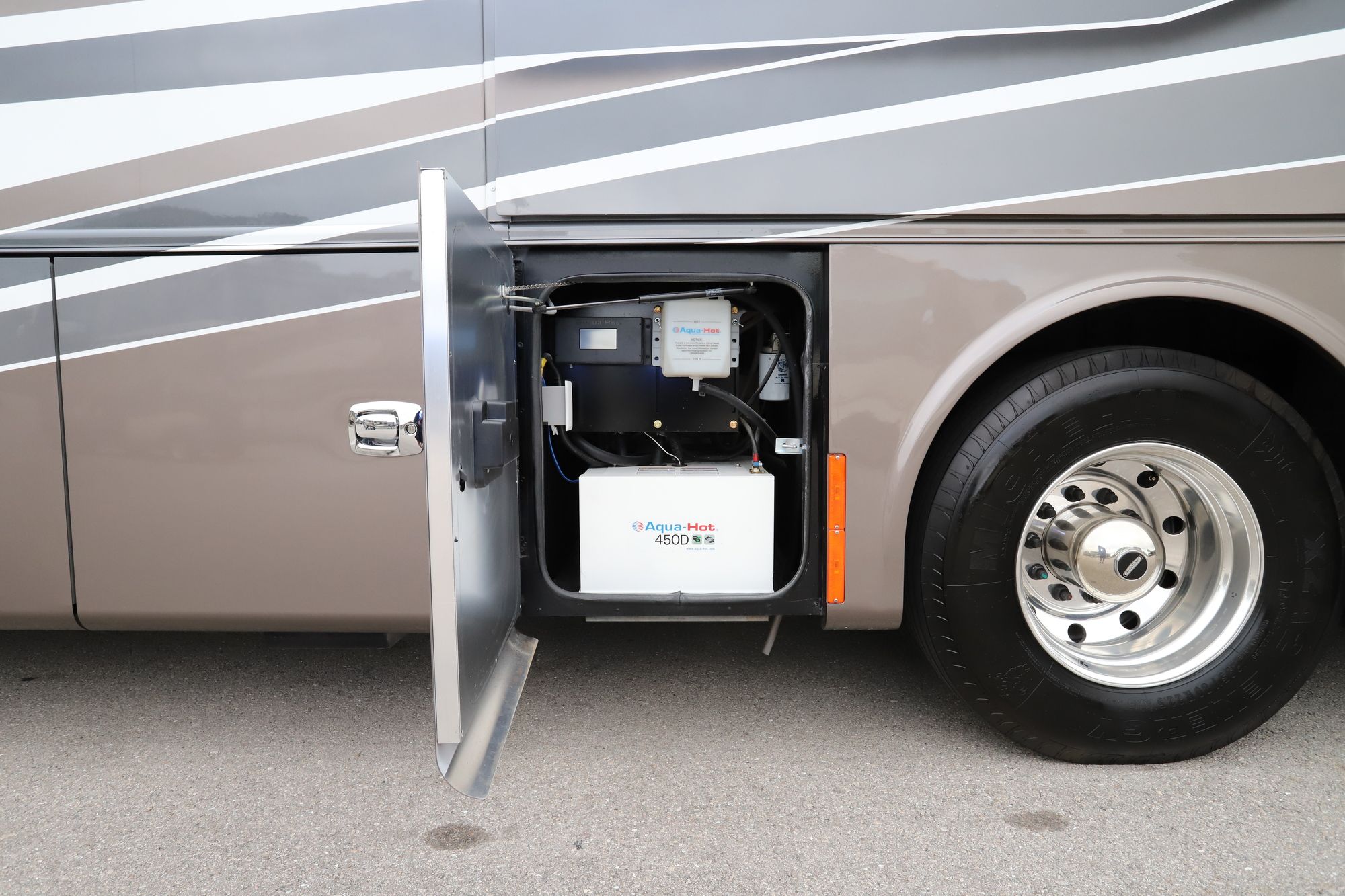 New 2021 Tiffin Motor Homes Phaeton 40IH Class A  For Sale