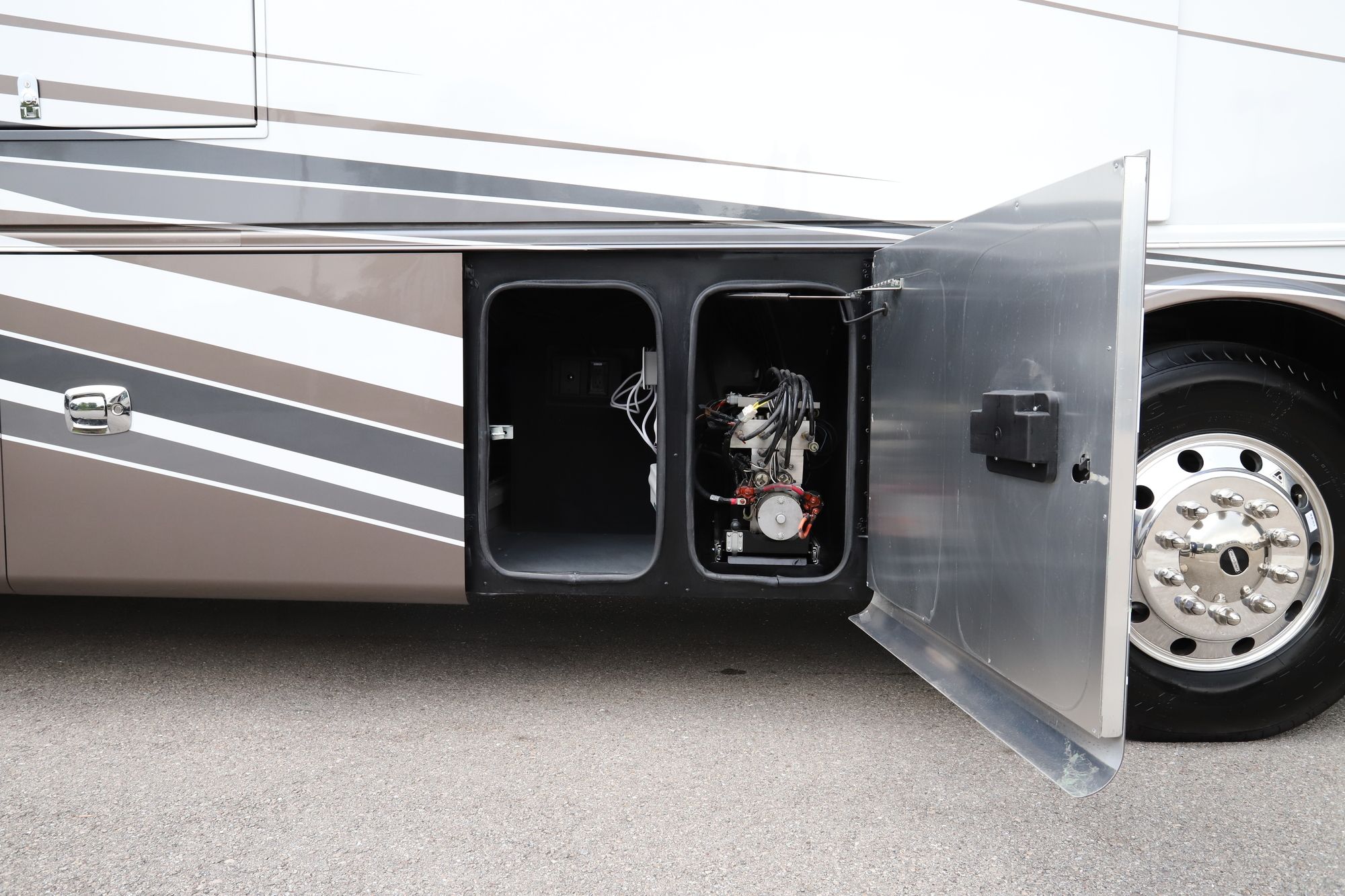 New 2021 Tiffin Motor Homes Phaeton 40IH Class A  For Sale