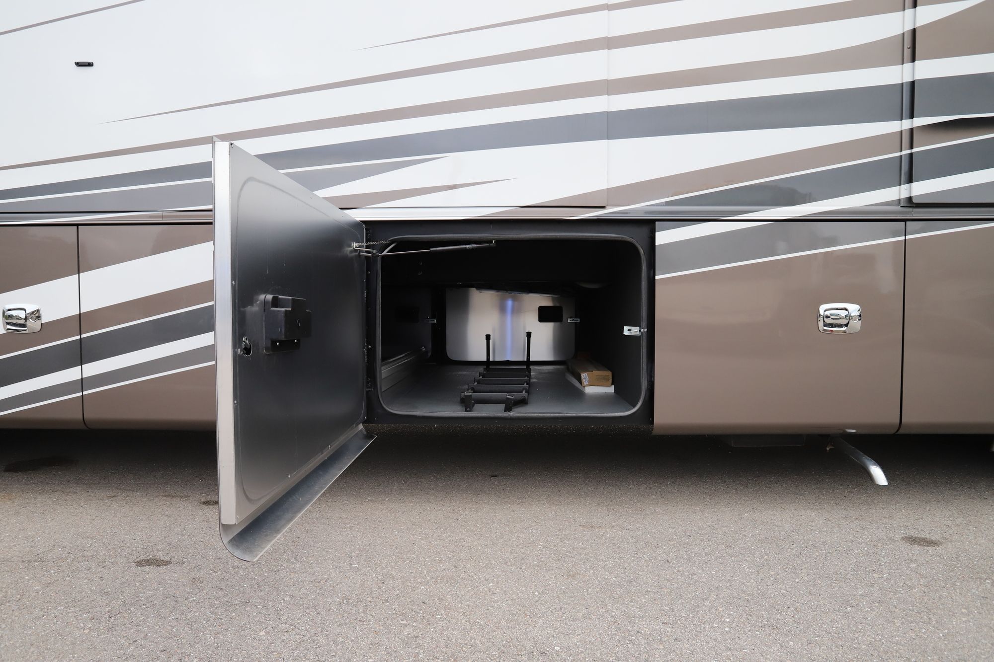New 2021 Tiffin Motor Homes Phaeton 40IH Class A  For Sale