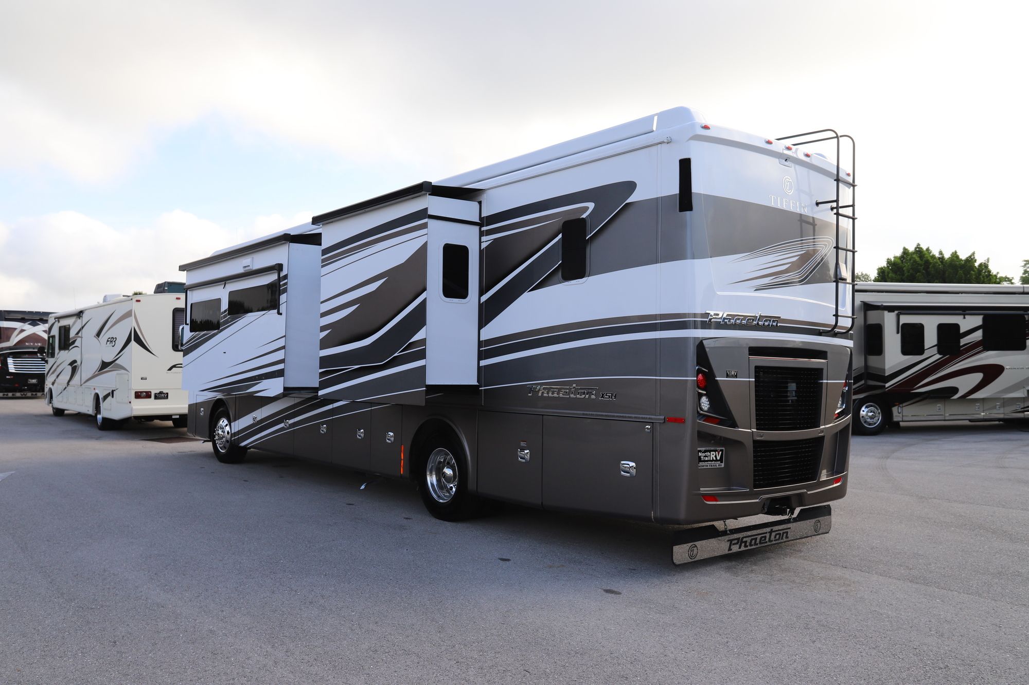 New 2021 Tiffin Motor Homes Phaeton 40IH Class A  For Sale