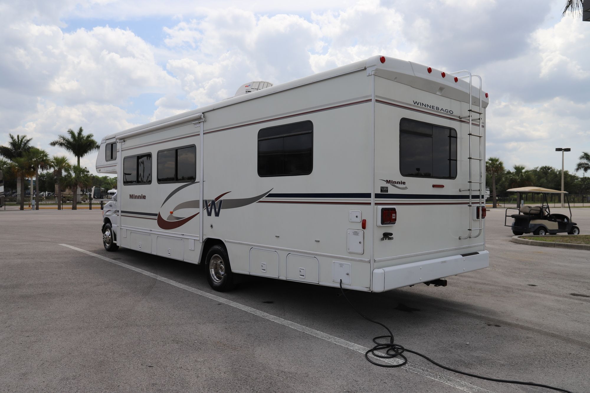 Used 2005 Winnebago Minnie 31C Class C  For Sale