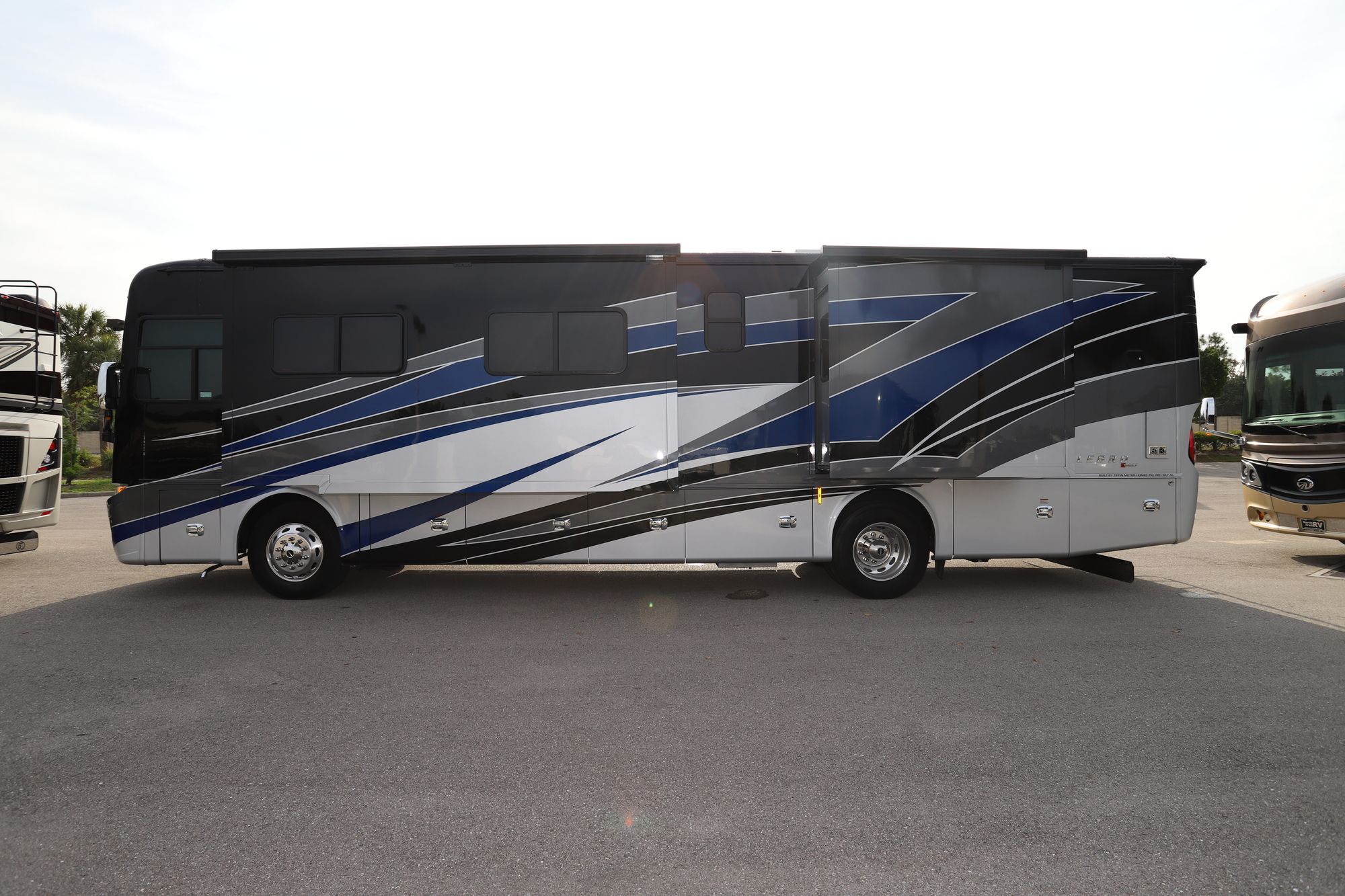 Used 2021 Tiffin Motor Homes Allegro Red 37BA Class A  For Sale