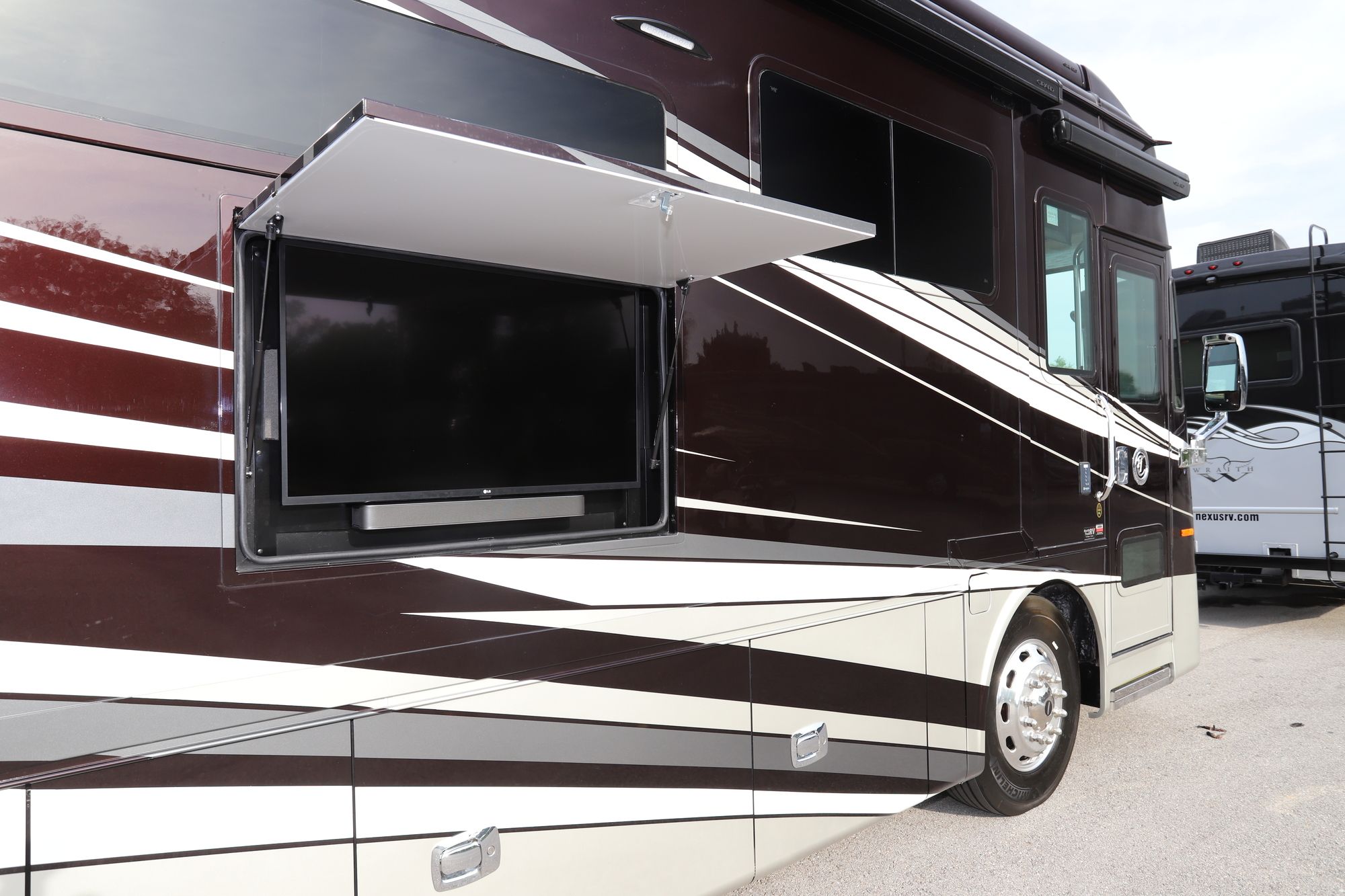 New 2021 Tiffin Motor Homes Phaeton 36SH Class A  For Sale