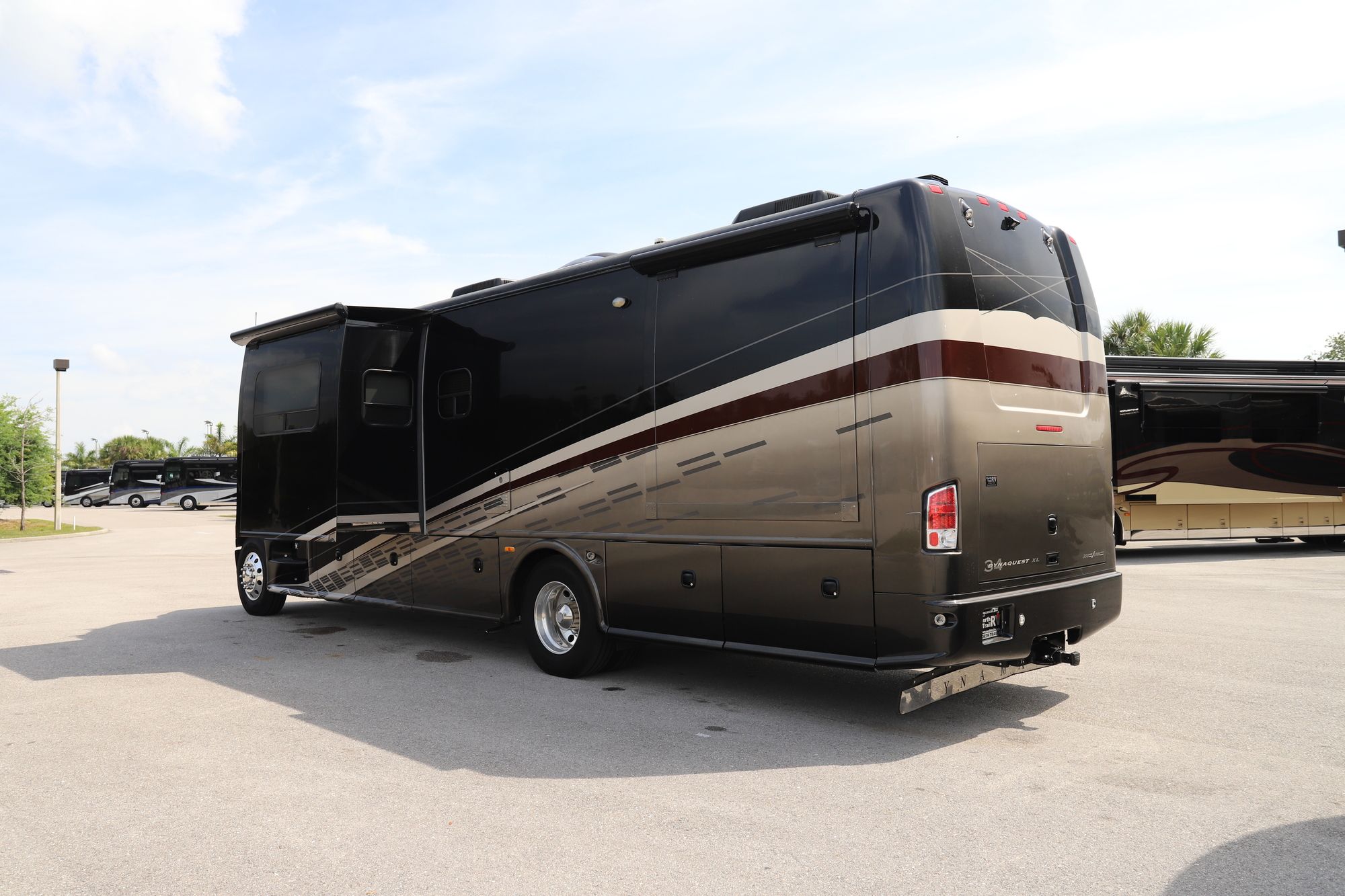 Used 2013 Dynamax Dynaquest 340XL Super C  For Sale