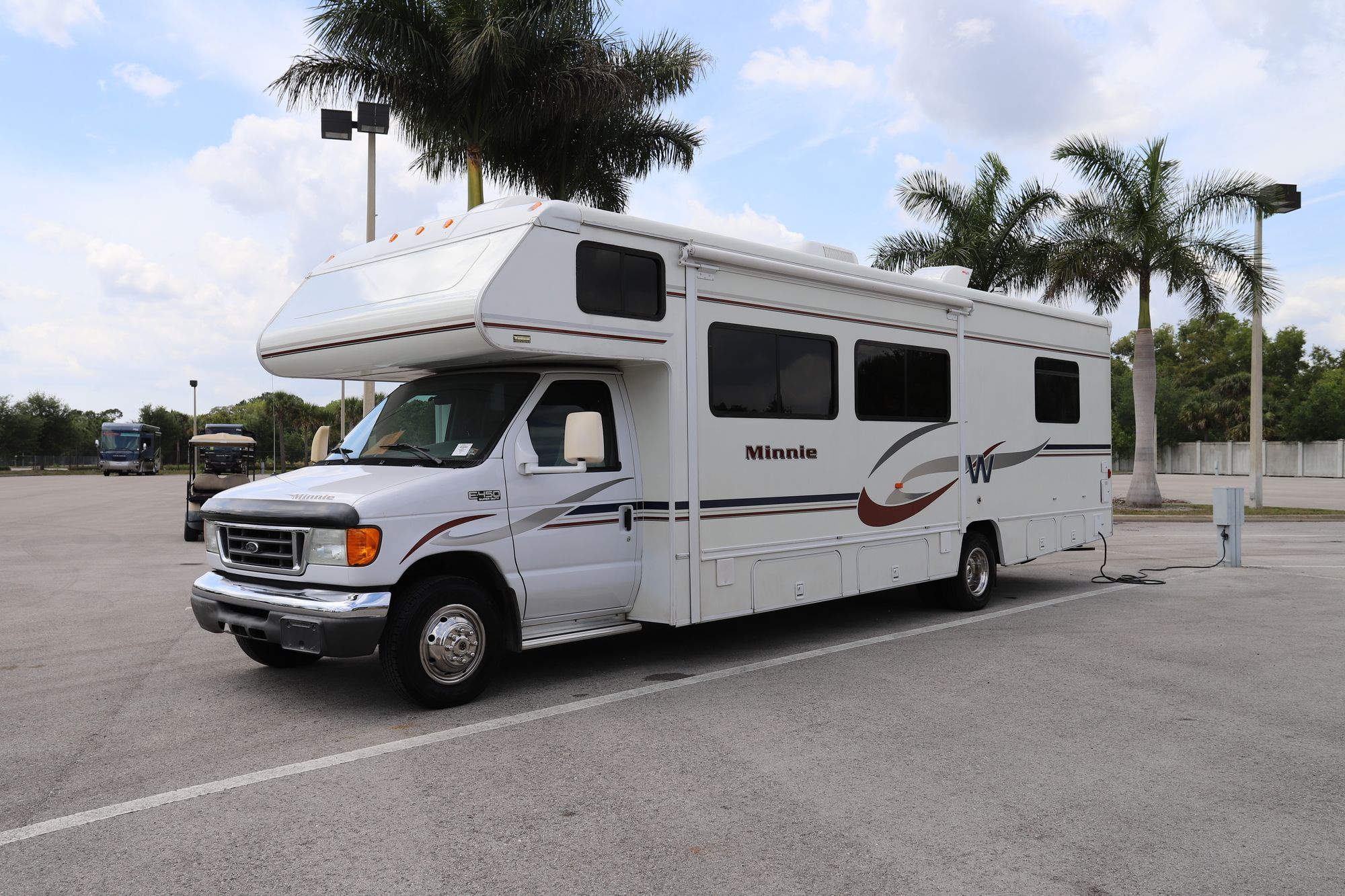 Used 2005 Winnebago Minnie 31C Class C  For Sale