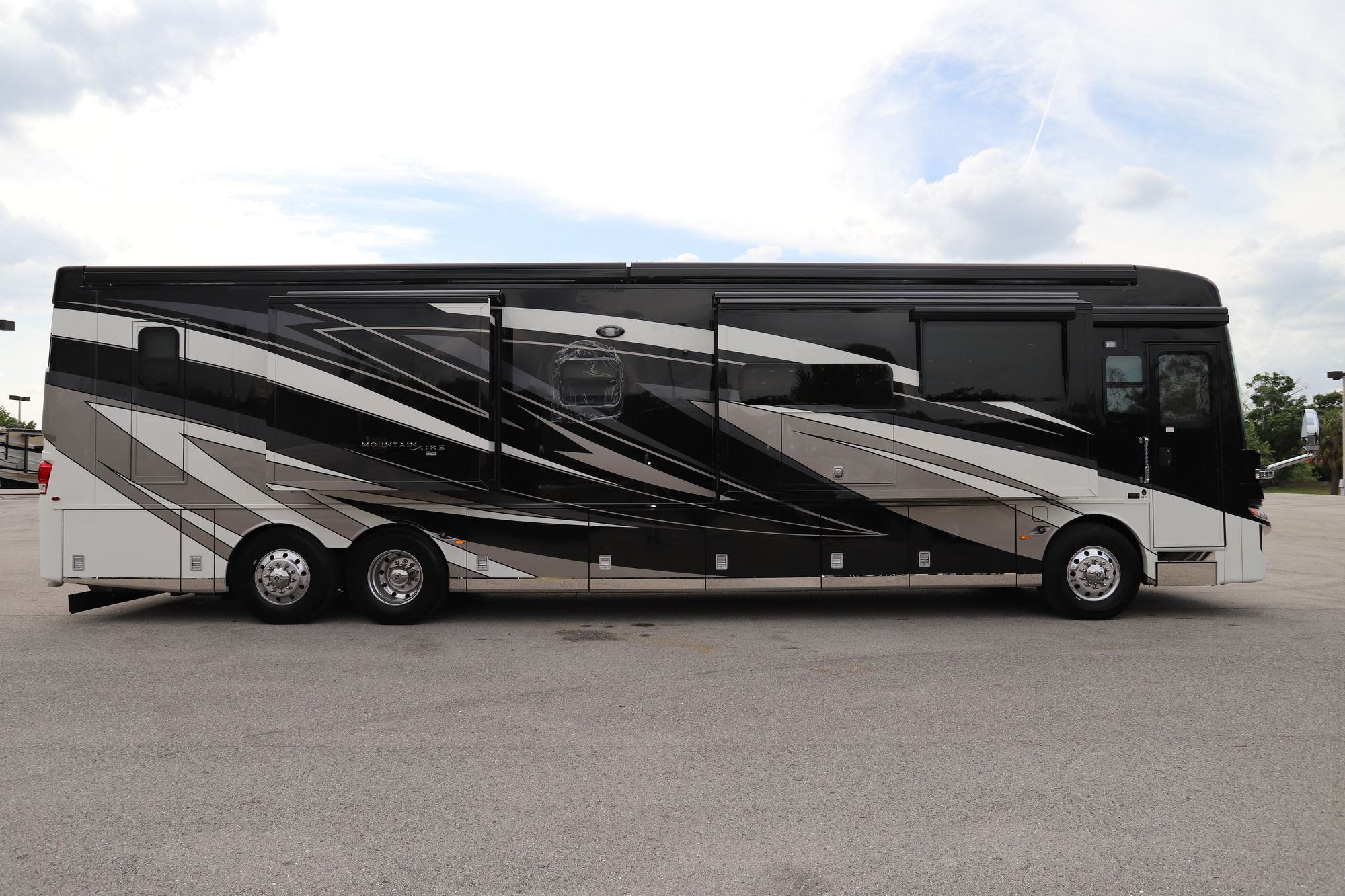 New 2021 Newmar Mountain Aire 4535 Class A  For Sale