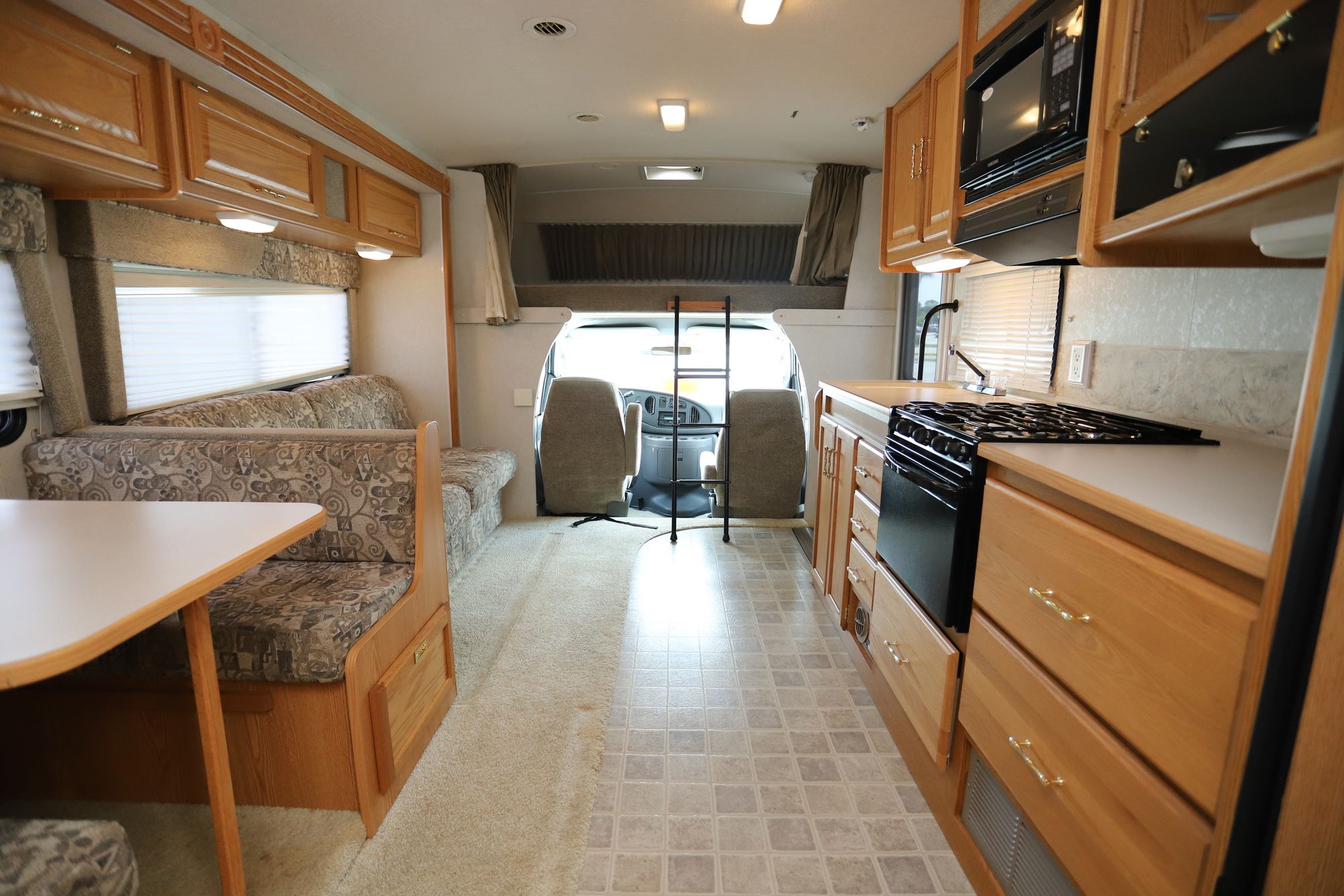 Used 2005 Winnebago Minnie 31C Class C  For Sale