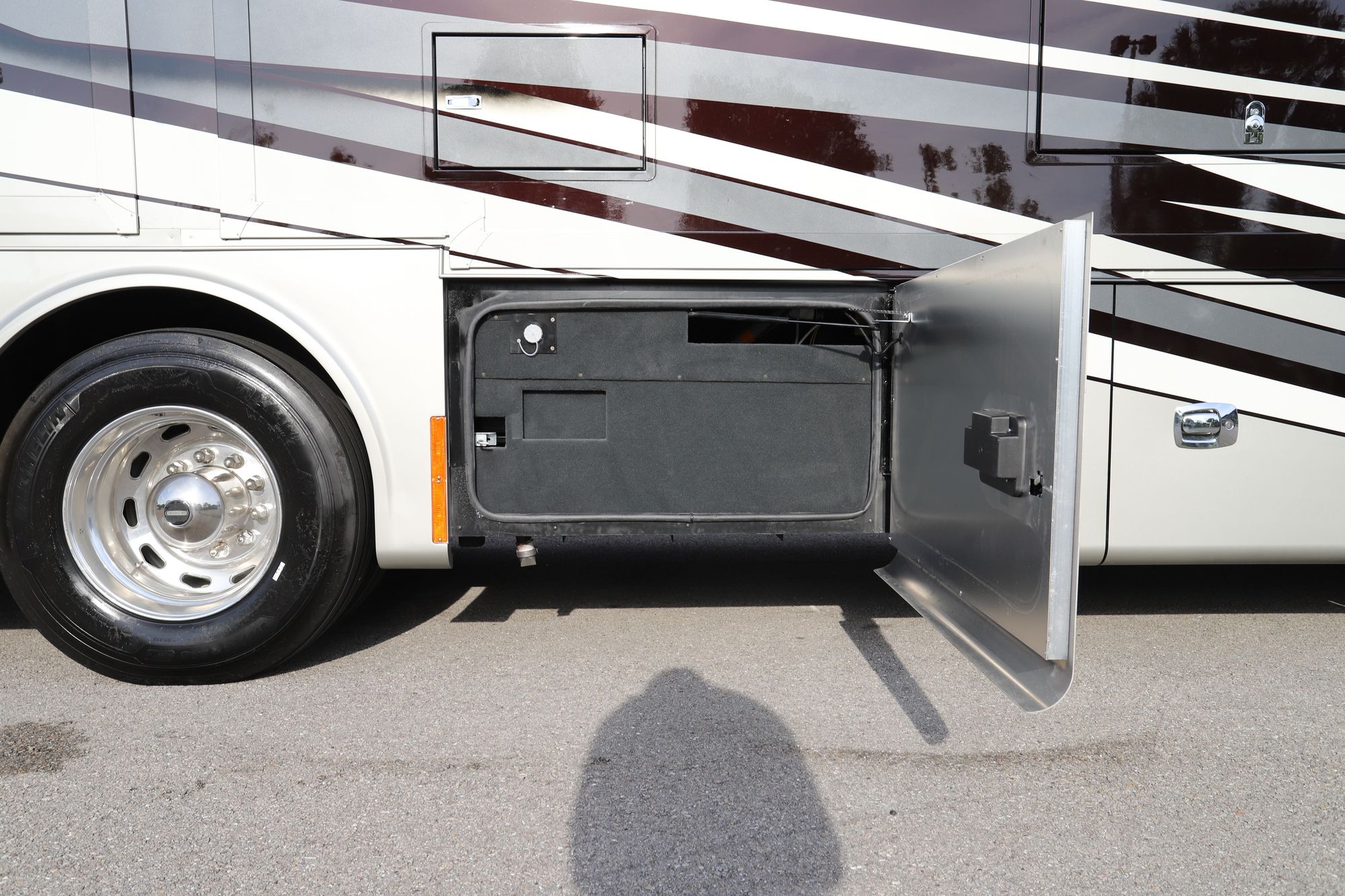 New 2021 Tiffin Motor Homes Phaeton 36SH Class A  For Sale