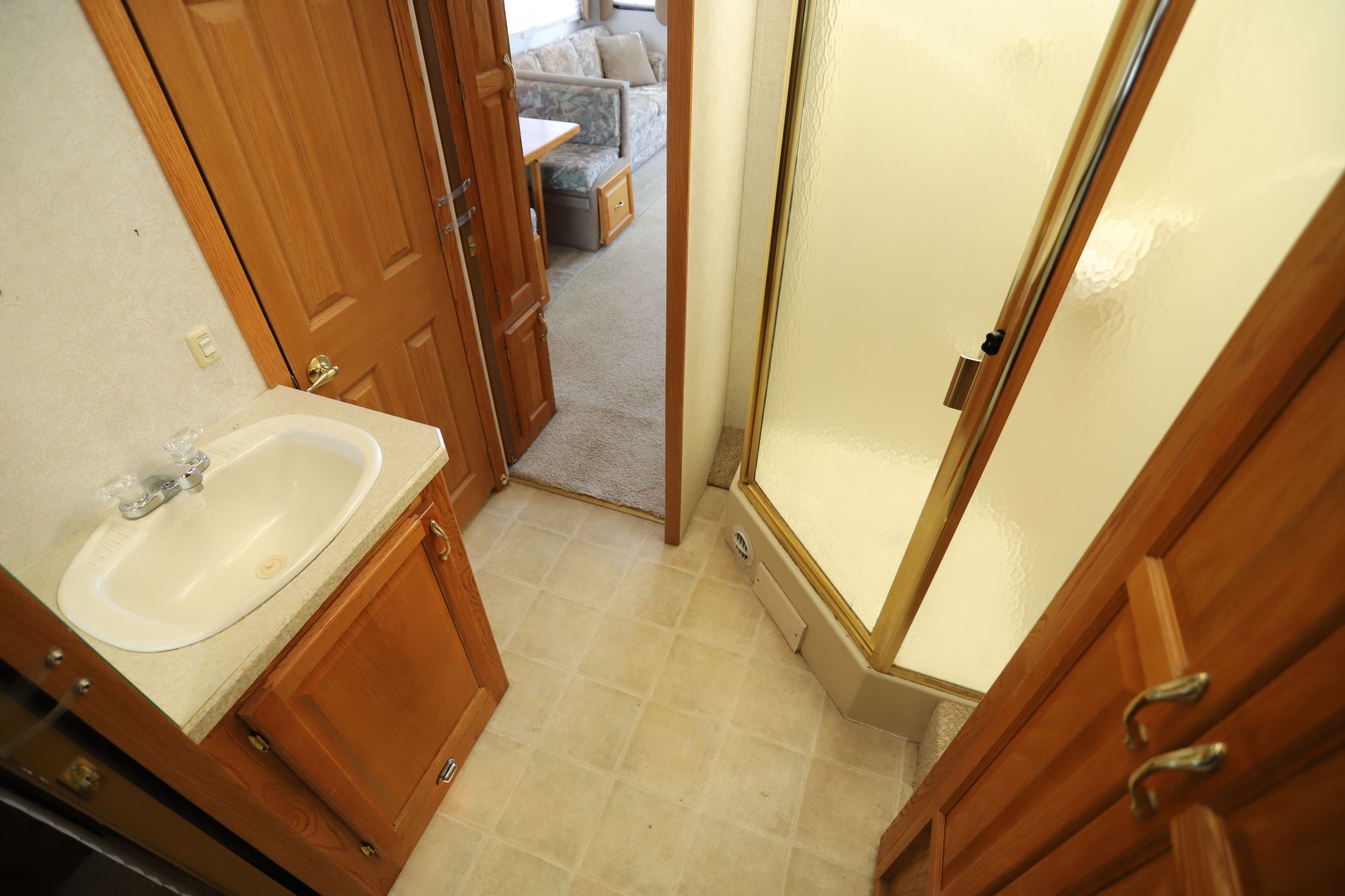 Used 2004 Gulf Stream Sun Voyager 8335 Class A  For Sale