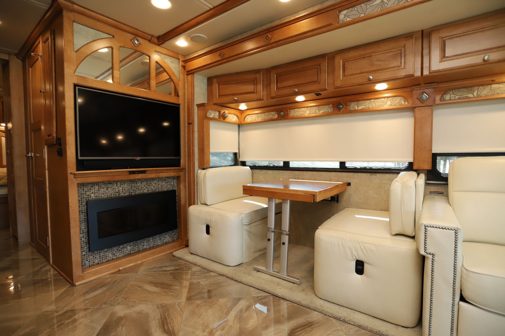 Used 2015 Winnebago Journey 36M Class A  For Sale